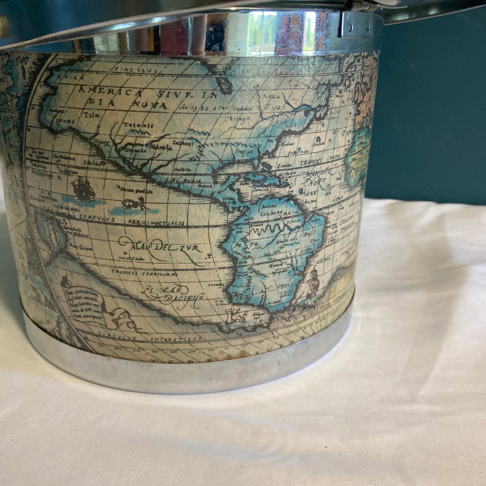 Mid-20th Century Vintage Ice Bucket With Old World Map Design - 6