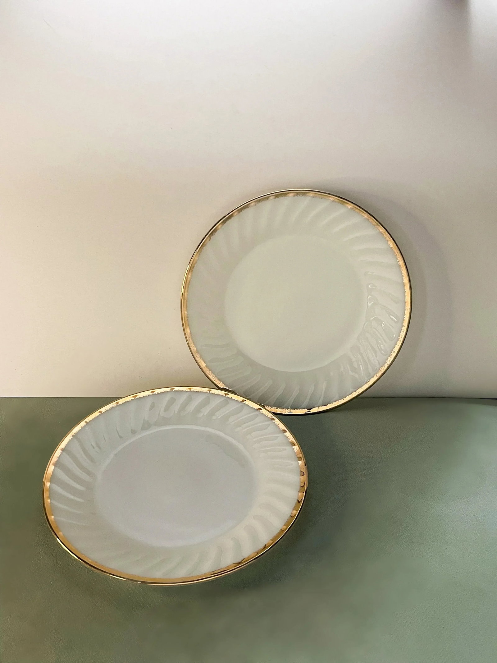Mid 20th Century Anchor Hocking Milk Glass Dinner Plates- a Pair - 2