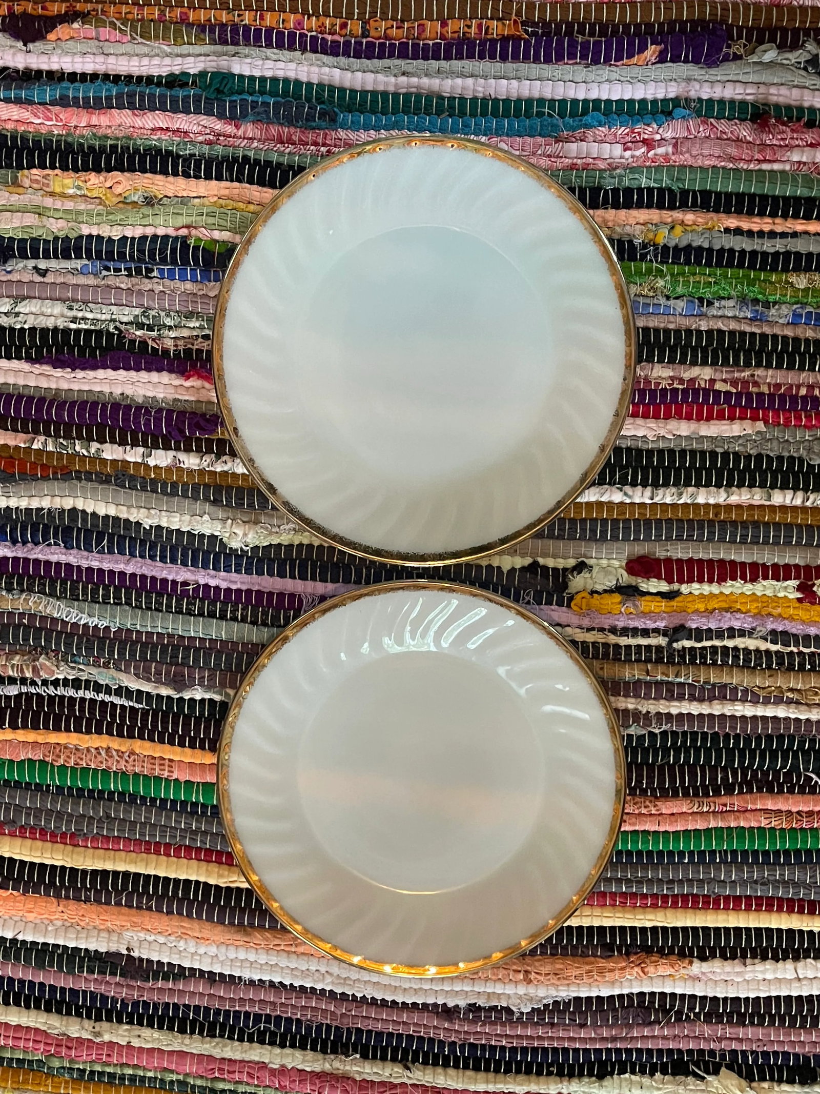 Mid 20th Century Anchor Hocking Milk Glass Dinner Plates- a Pair - 3