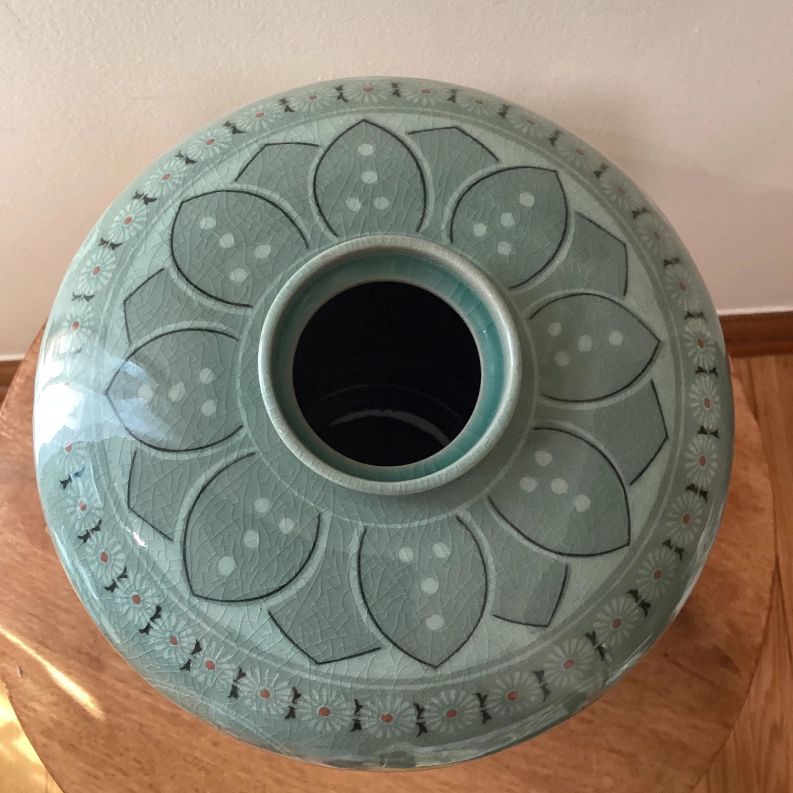 Mid 20th Century Korean Porcelain Meiping Celadon Crackle Claze Inlaid Fly Granes & Chrysanthemum Fl - 5