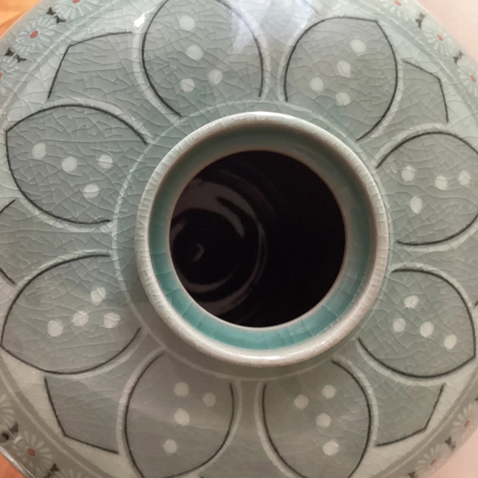 Mid 20th Century Korean Porcelain Meiping Celadon Crackle Claze Inlaid Fly Granes & Chrysanthemum Fl - 9