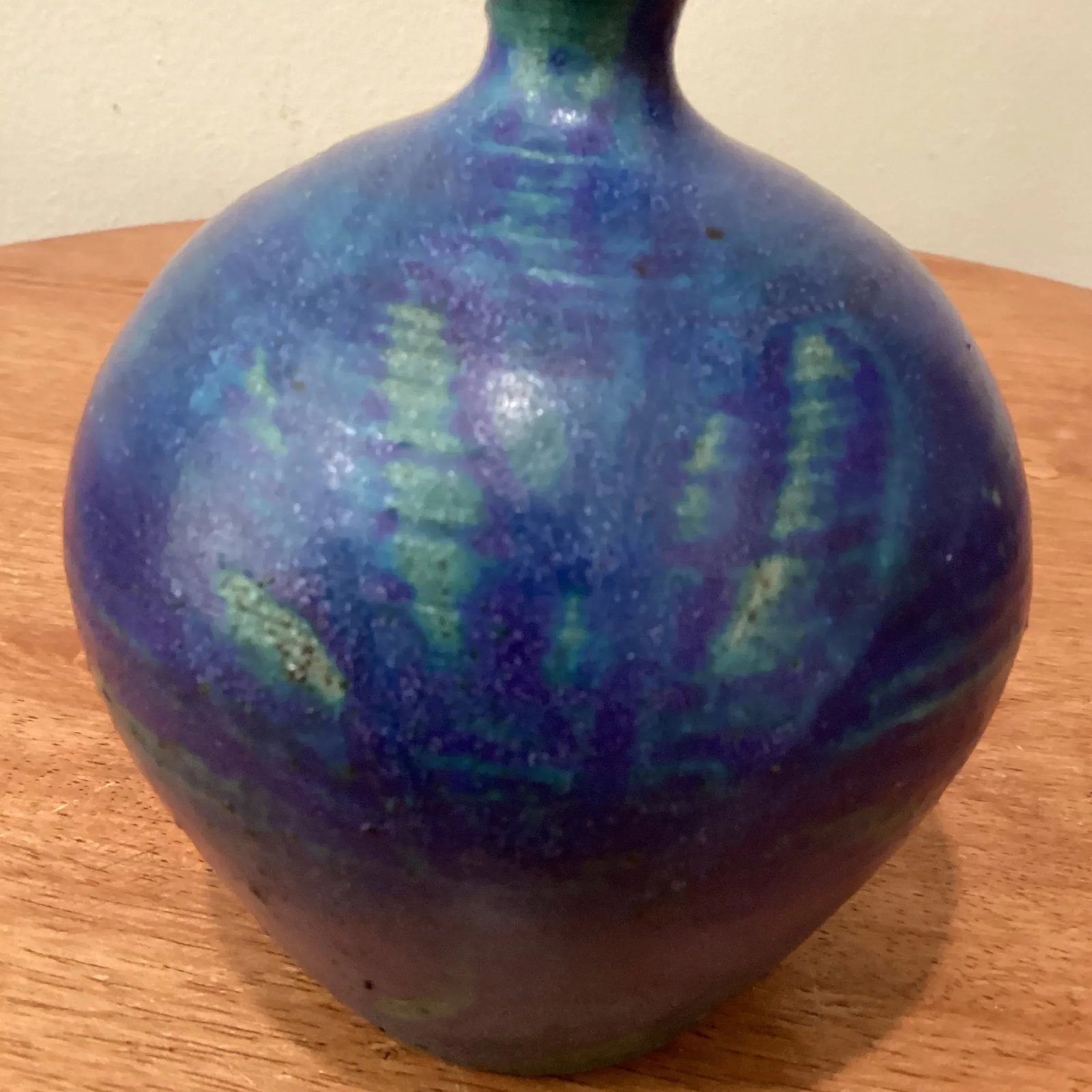 Mid 20th Century Studio Pottery Stoneware Dark Blue & Green Ombre Small Neck Vase With Makers Mark - 10