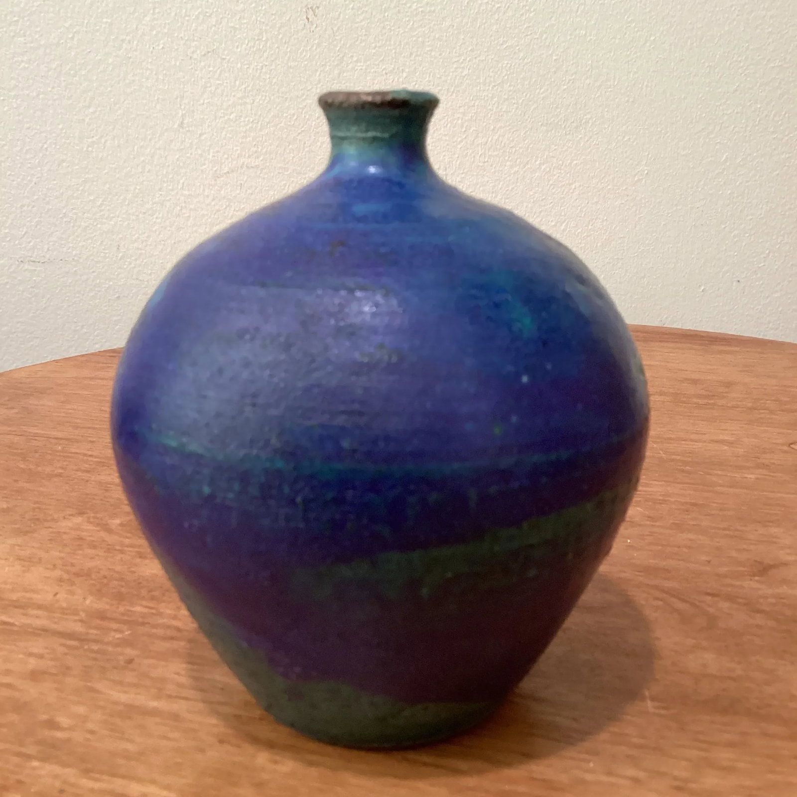 Mid 20th Century Studio Pottery Stoneware Dark Blue & Green Ombre Small Neck Vase With Makers Mark - 3