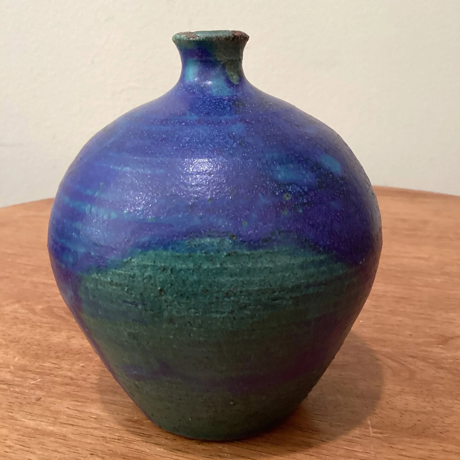 Mid 20th Century Studio Pottery Stoneware Dark Blue & Green Ombre Small Neck Vase With Makers Mark - 4