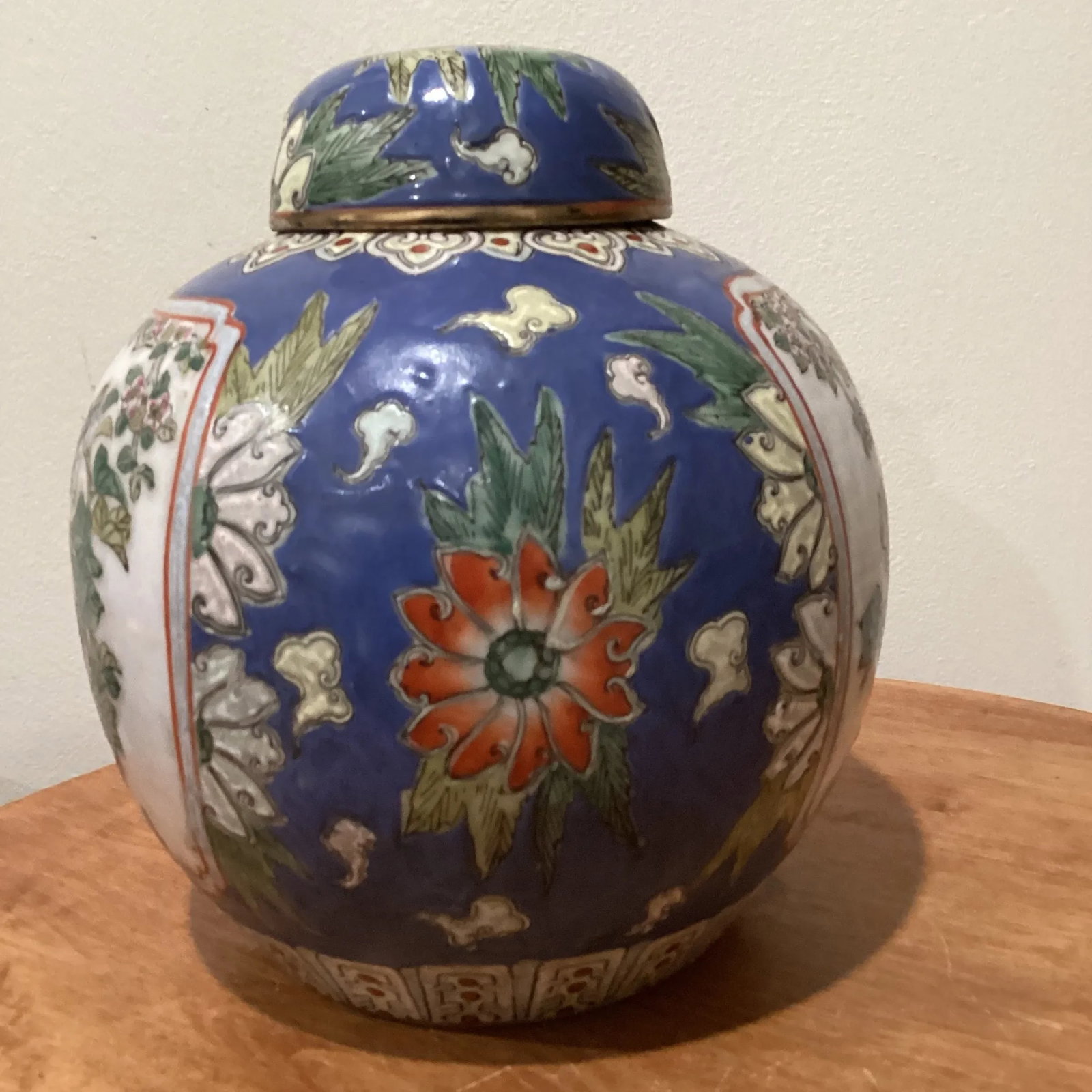 Vintage Chinese Porcelain Covered Ginger Jar With Six Character Marks - 2