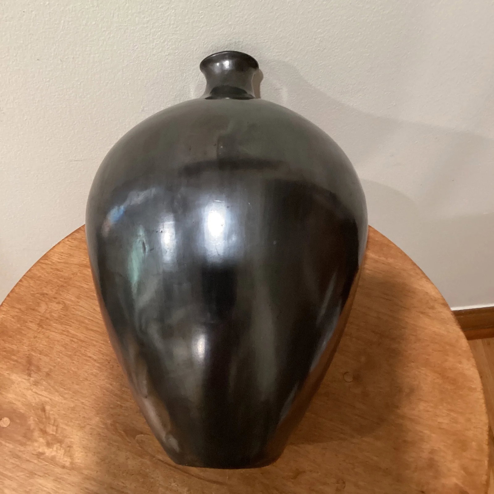 Mid 20th Century Mexican Folk Art Black Clay Pottery Oaxaca Vase, Signed Dona Rosa - 10
