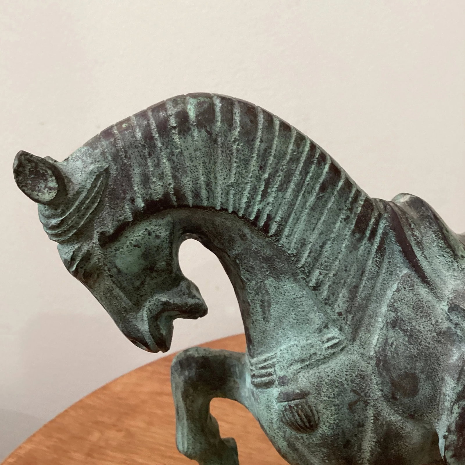 Early 20th Century Tang Dynasty-Style War Horse Metal Sculpture on Pedestal, Artist Signed - 4