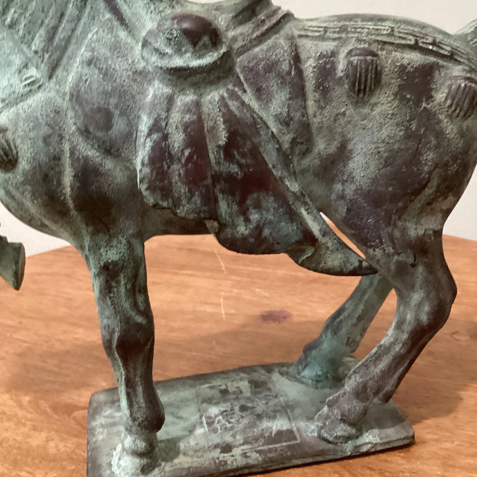 Early 20th Century Tang Dynasty-Style War Horse Metal Sculpture on Pedestal, Artist Signed - 5
