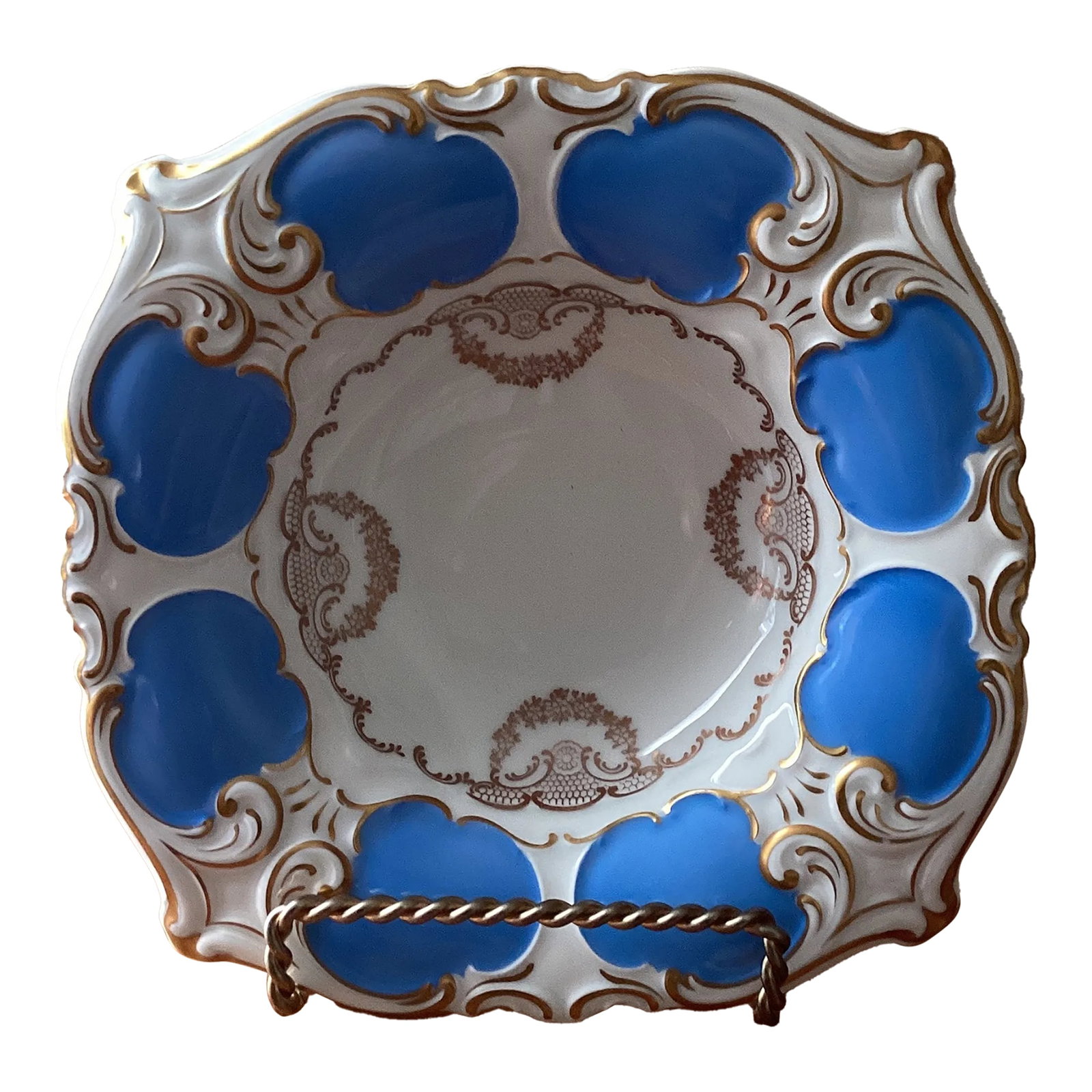 Early 20th Century Stunning Volkstedt German Porcelain Centerpiece/Bowl: Fantastic and very rare piece of German porcelain from the Volkstedt factory Volkstedt porcelain has been produced since 1762 and at other manufactories of the former principality of