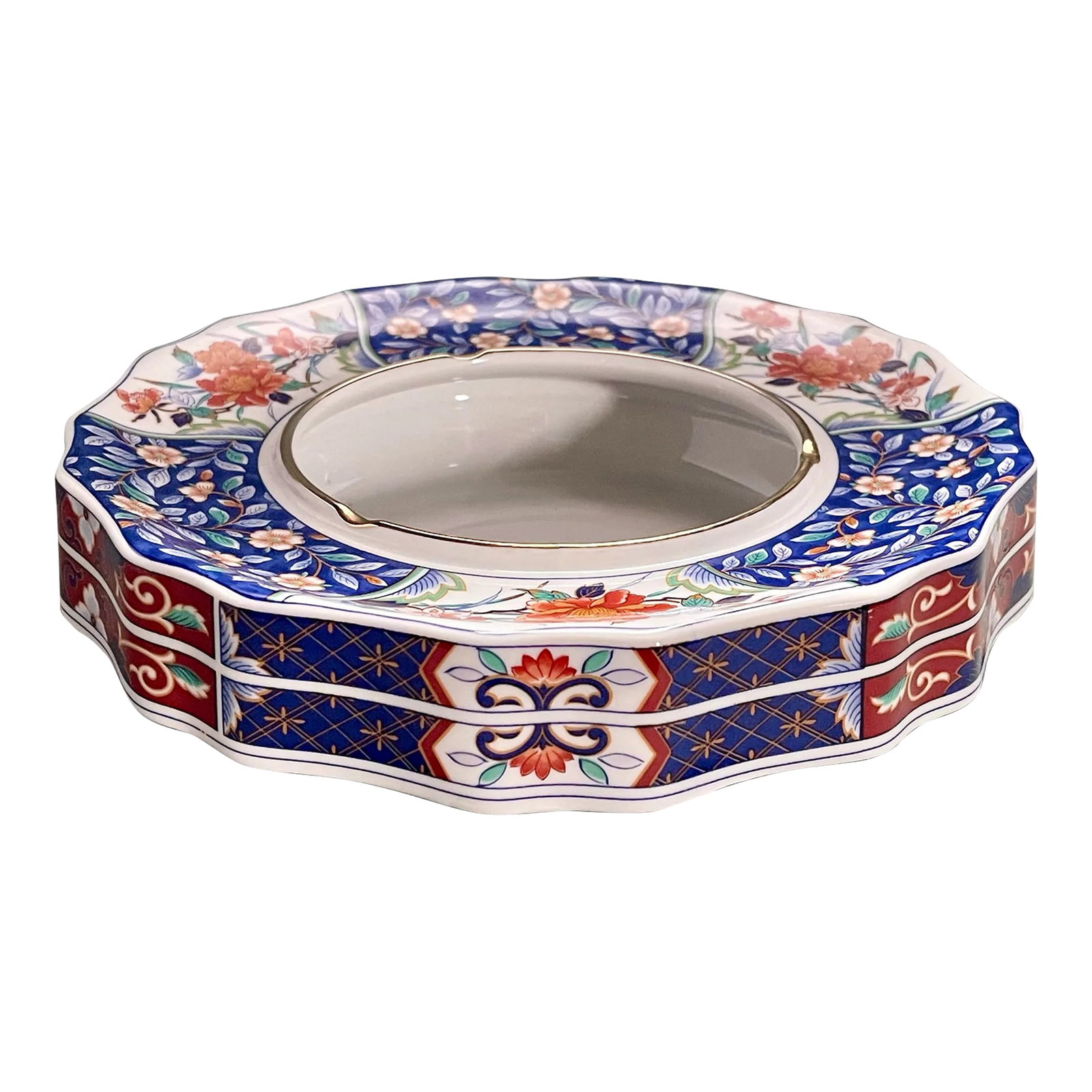 Mid 20th Century Chinoiserie Blue & Red Decorative Bowl: An interesting mid 20th century floral scroll-work decorative bowl which could be used in a variety of situations including as a planter. Ships within 1-2 days using USPS. All items packed with care.