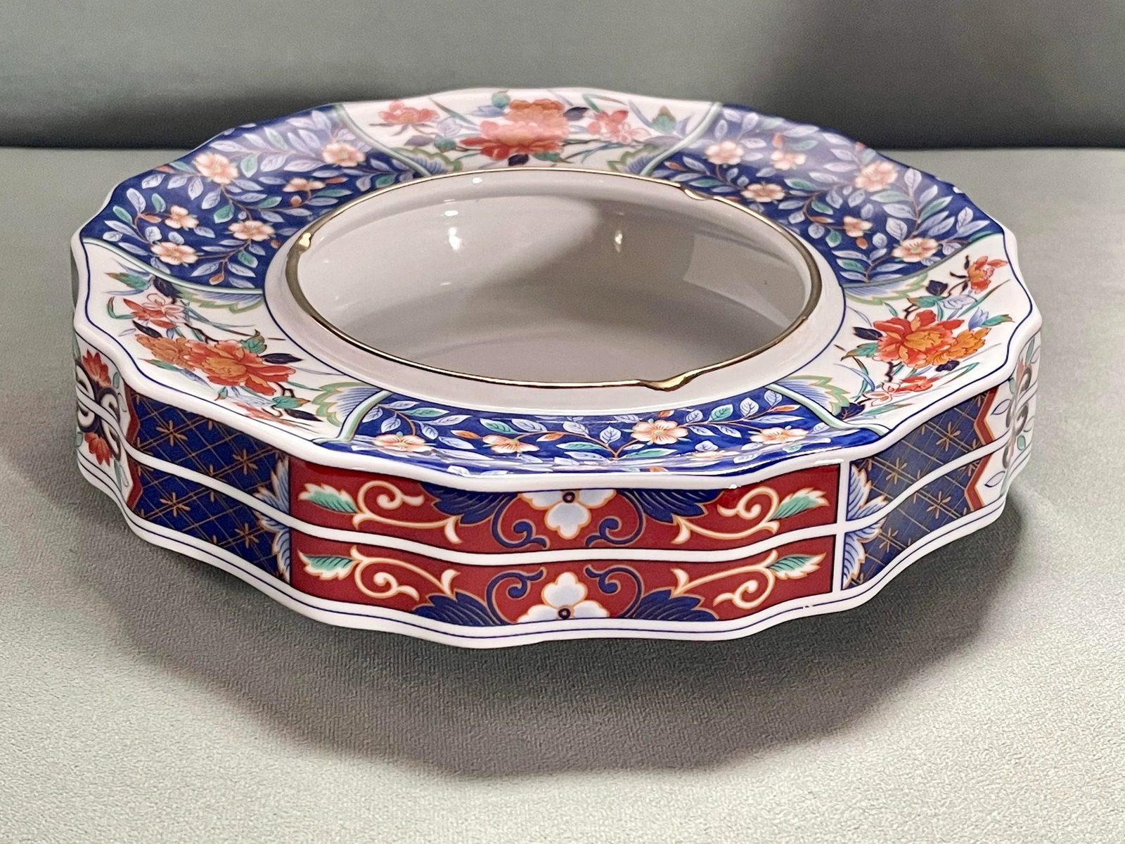 Mid 20th Century Chinoiserie Blue & Red Decorative Bowl - 2