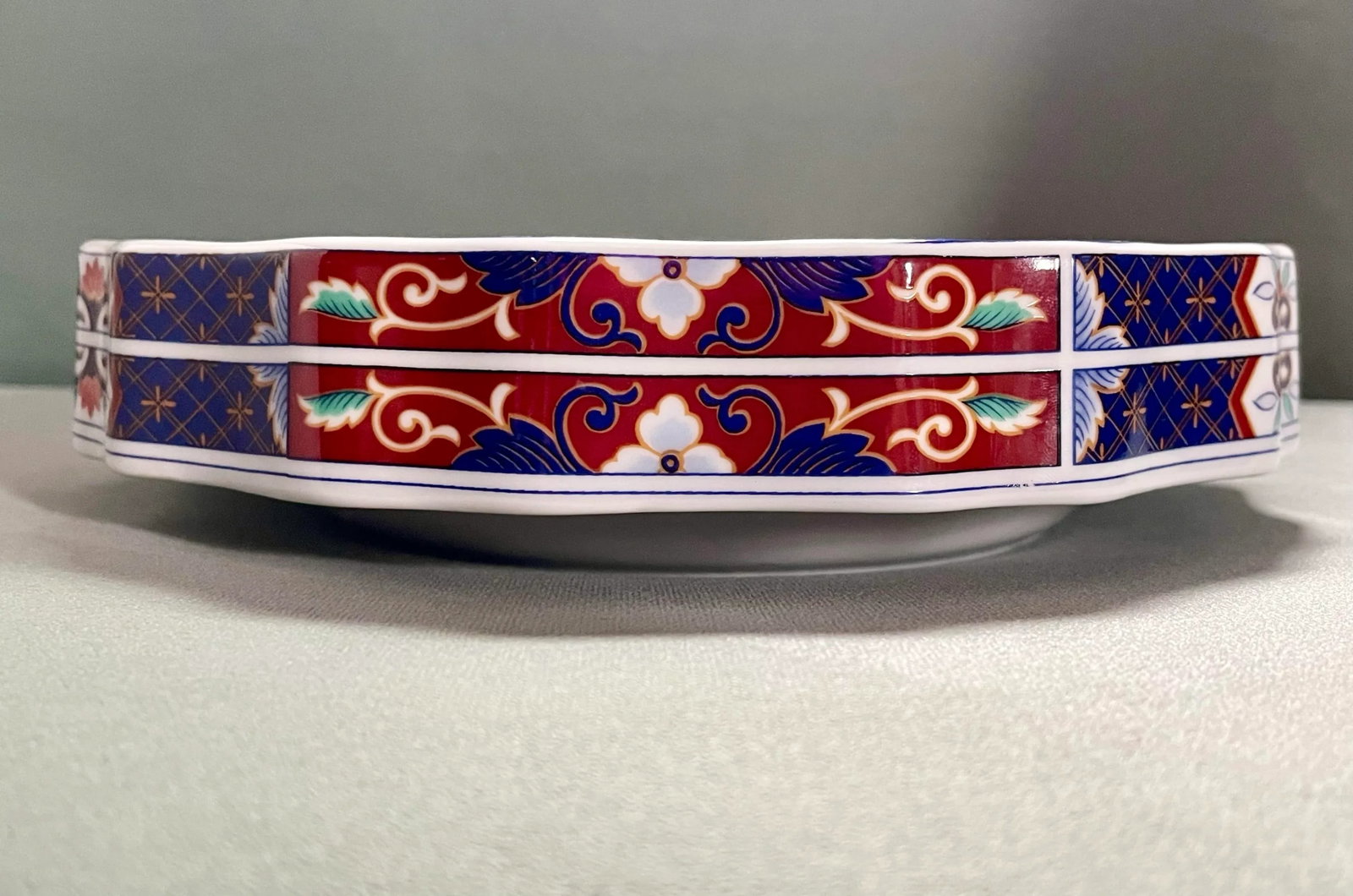 Mid 20th Century Chinoiserie Blue & Red Decorative Bowl - 4
