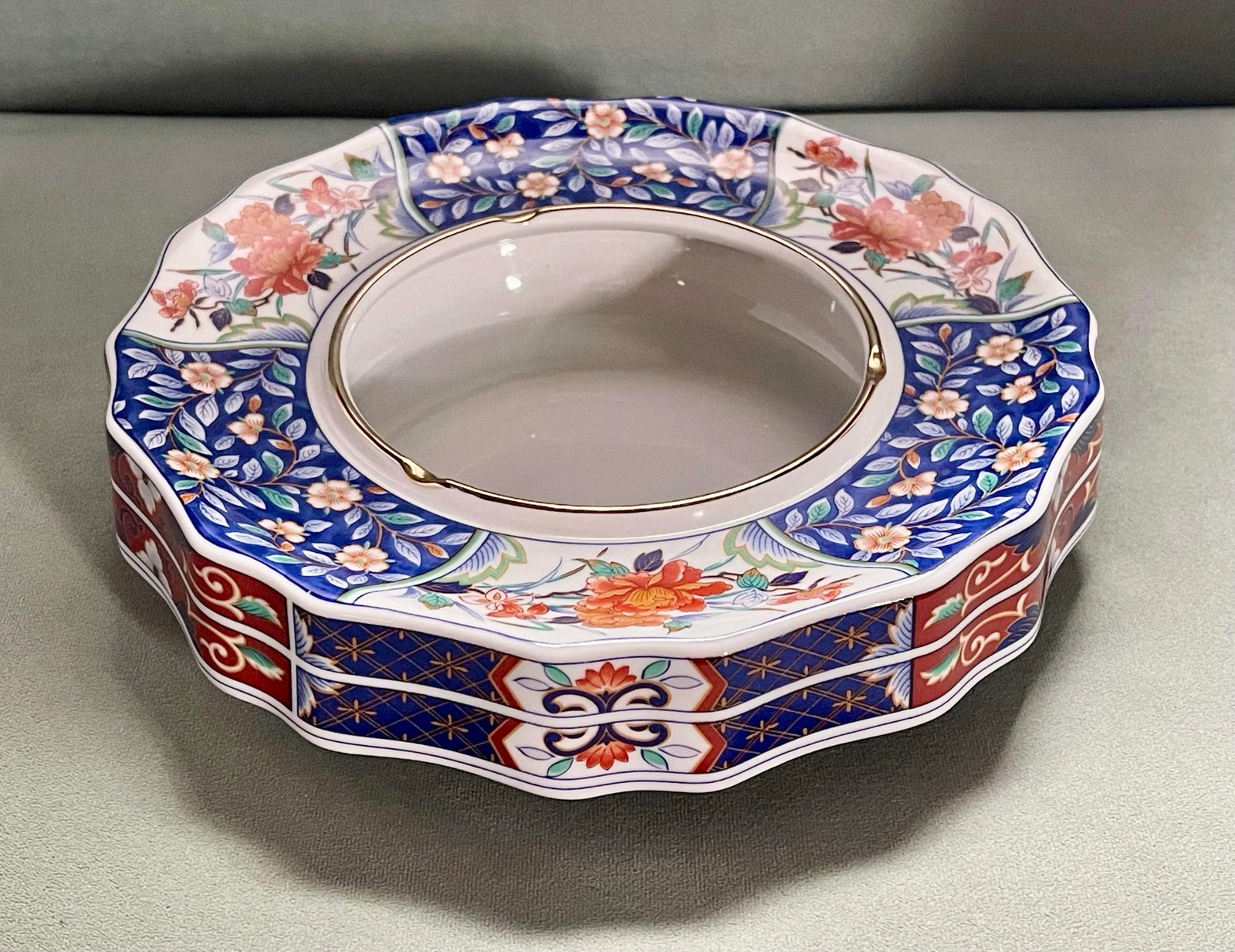 Mid 20th Century Chinoiserie Blue & Red Decorative Bowl - 5