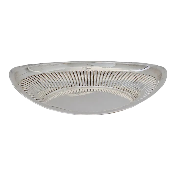 Early 1900s Glenn Line Shipping Co. Silver-Plate Bread Bowl: Discover the charm of maritime history with this early 1900s Glen Line silver-plate bread bowl. Founded in Glasgow in 1867, Glen Line was a renowned UK shipping line, later relocating its head office