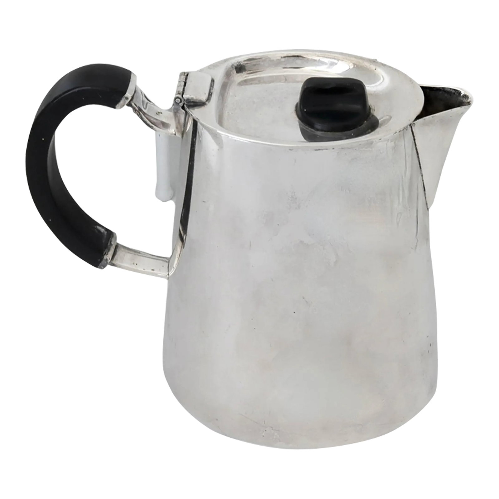 1960s David Mellor for Walker & Hall P & O Ocean Liner Coffee Pot: This Walker & Hall coffee pot was designed for the P&O Shipping Line, known as The Peninsular and Oriental Steam Navigation Company. Created by renowned designer David Mellor, the "Fanfare" pattern