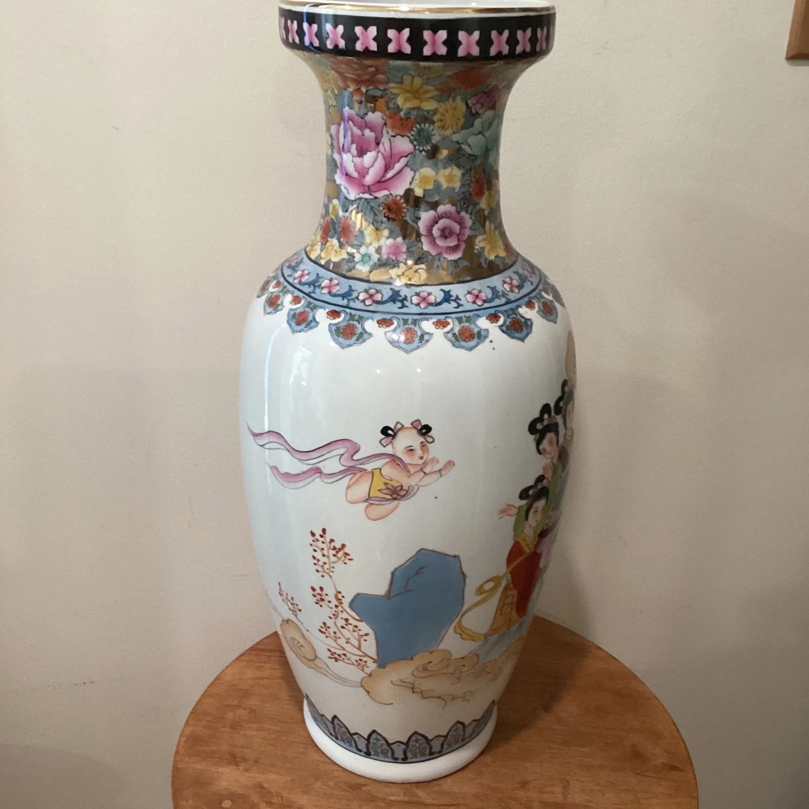 Mid 20th Century Chinese Famille Rose Hand Painted Porcelain Vase - 2