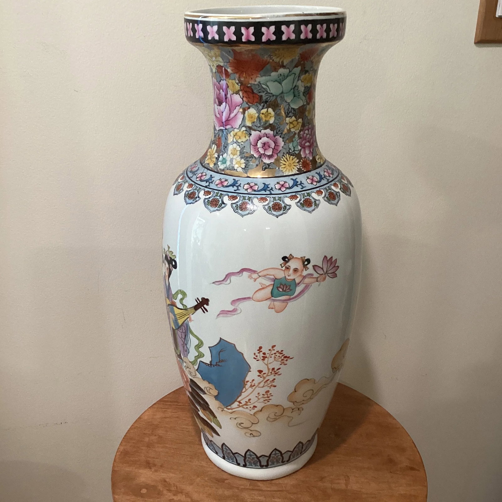 Mid 20th Century Chinese Famille Rose Hand Painted Porcelain Vase - 3