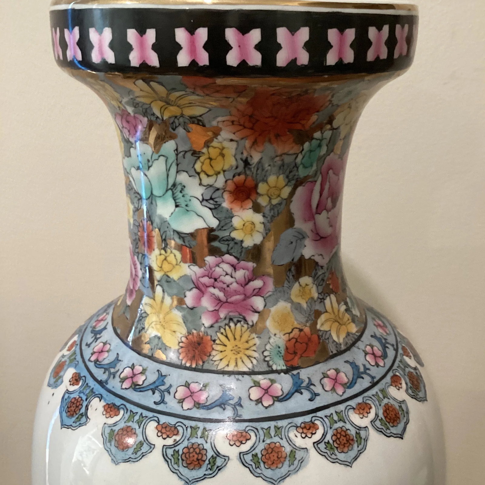 Mid 20th Century Chinese Famille Rose Hand Painted Porcelain Vase - 5