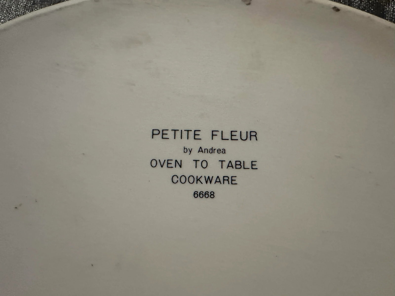 Mid 20th Century Petite Fleur by Andrea Oven to Table Cookware 6668 Au Gratin Dish - 4