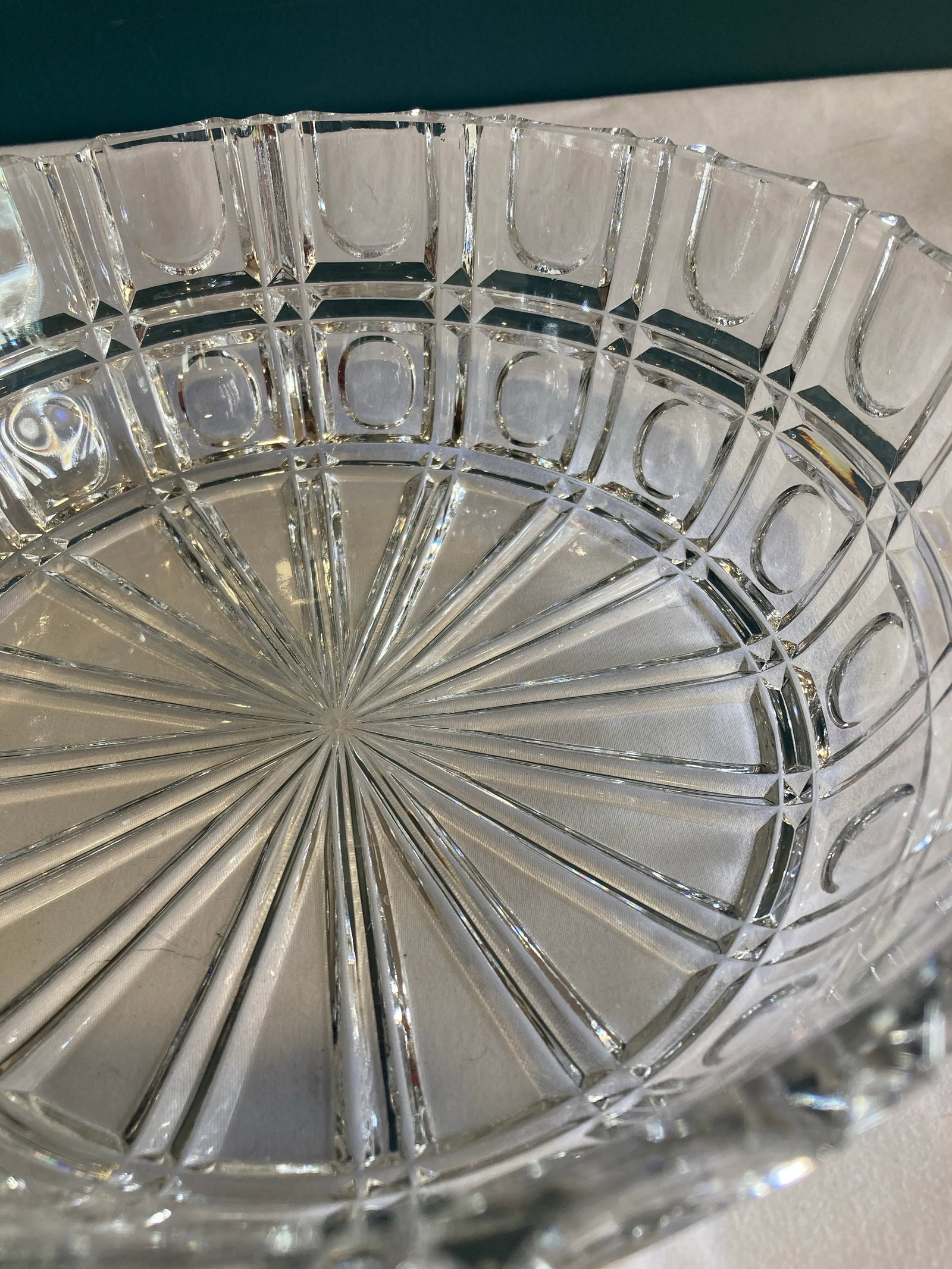 Early 20th Century Art Deco Cut Glass Serving Bowl - 3