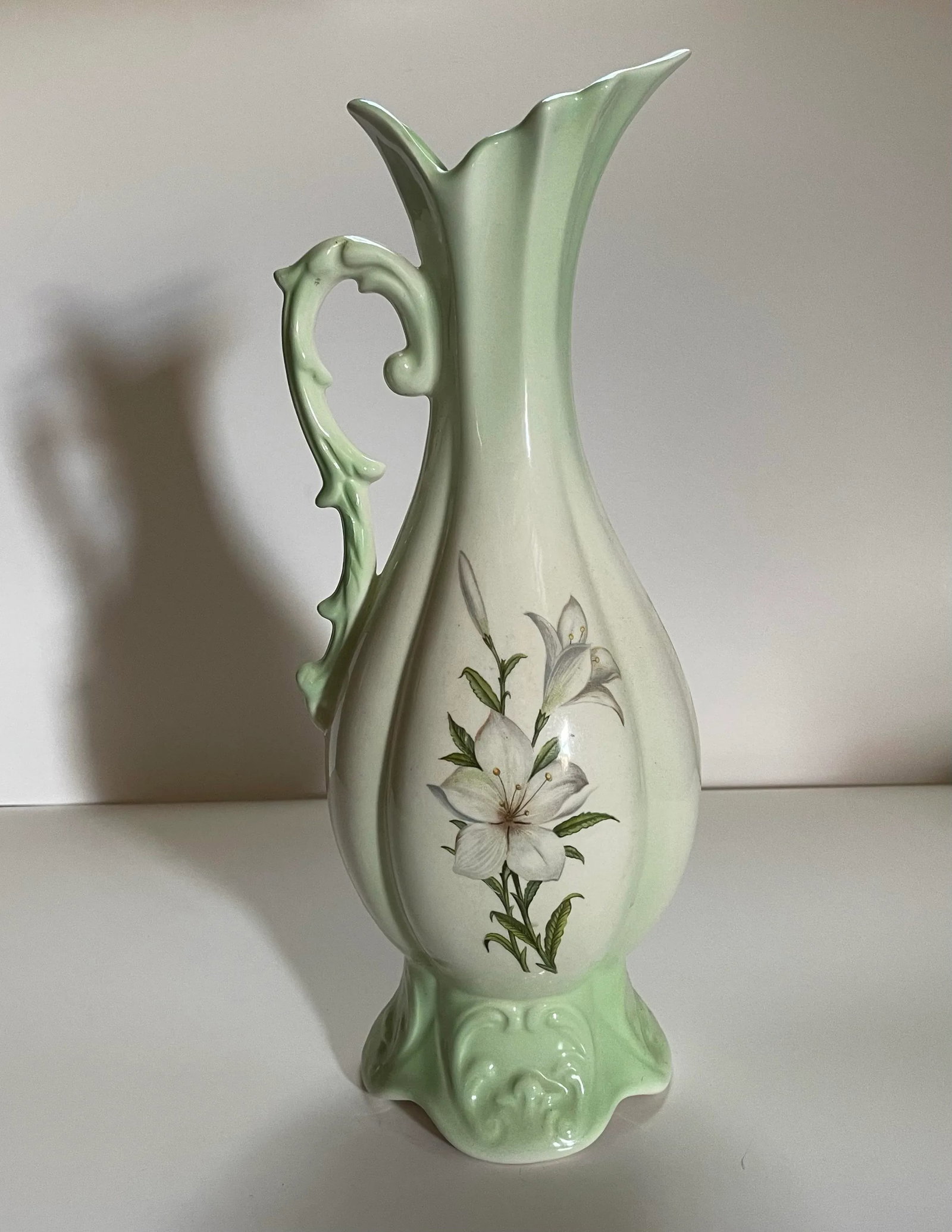 Mid 20th Century Pale Green Lily Decorative Jar - 4
