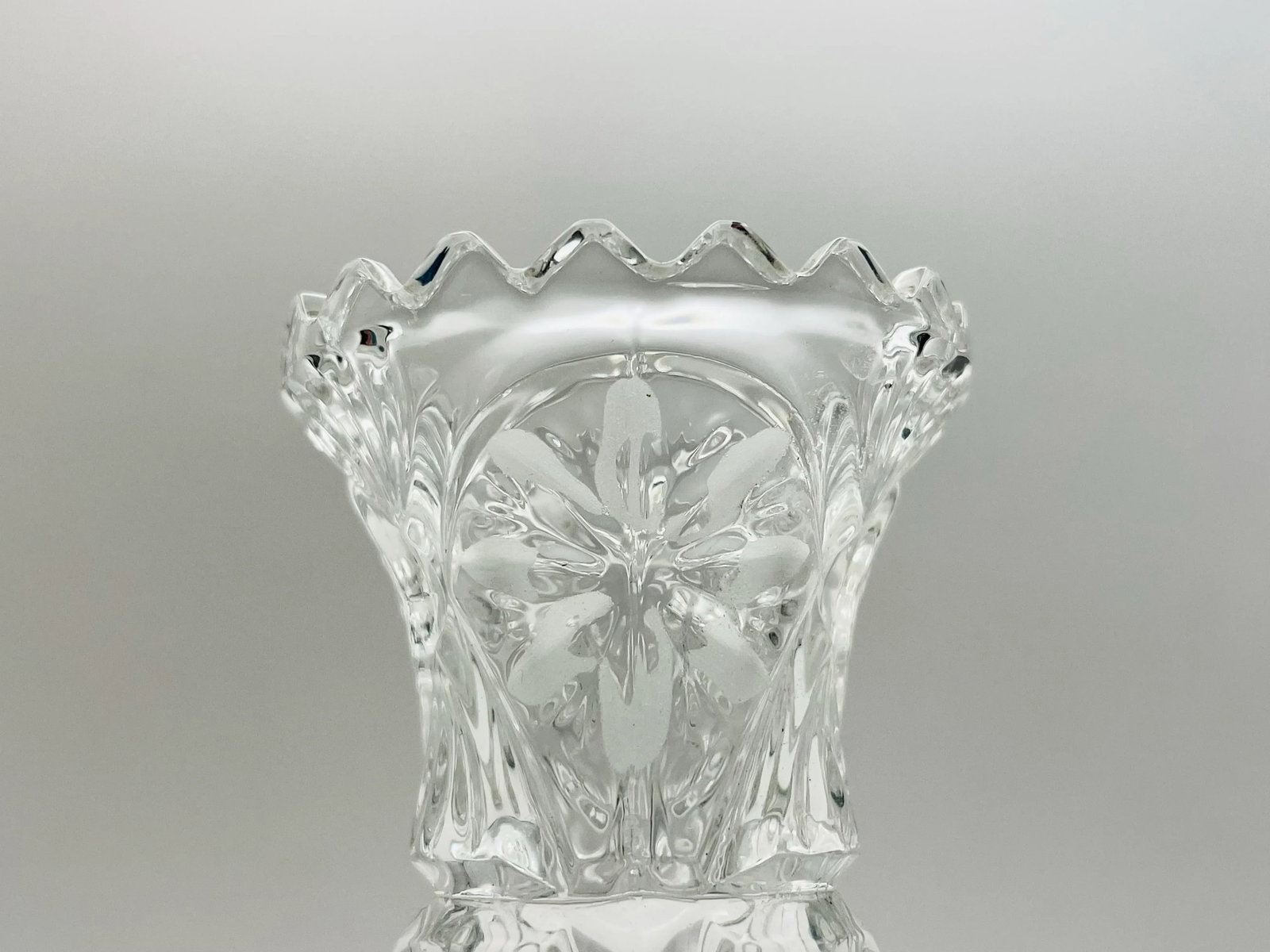 Early 20th Century Footed Crystal Bud Vase - 7