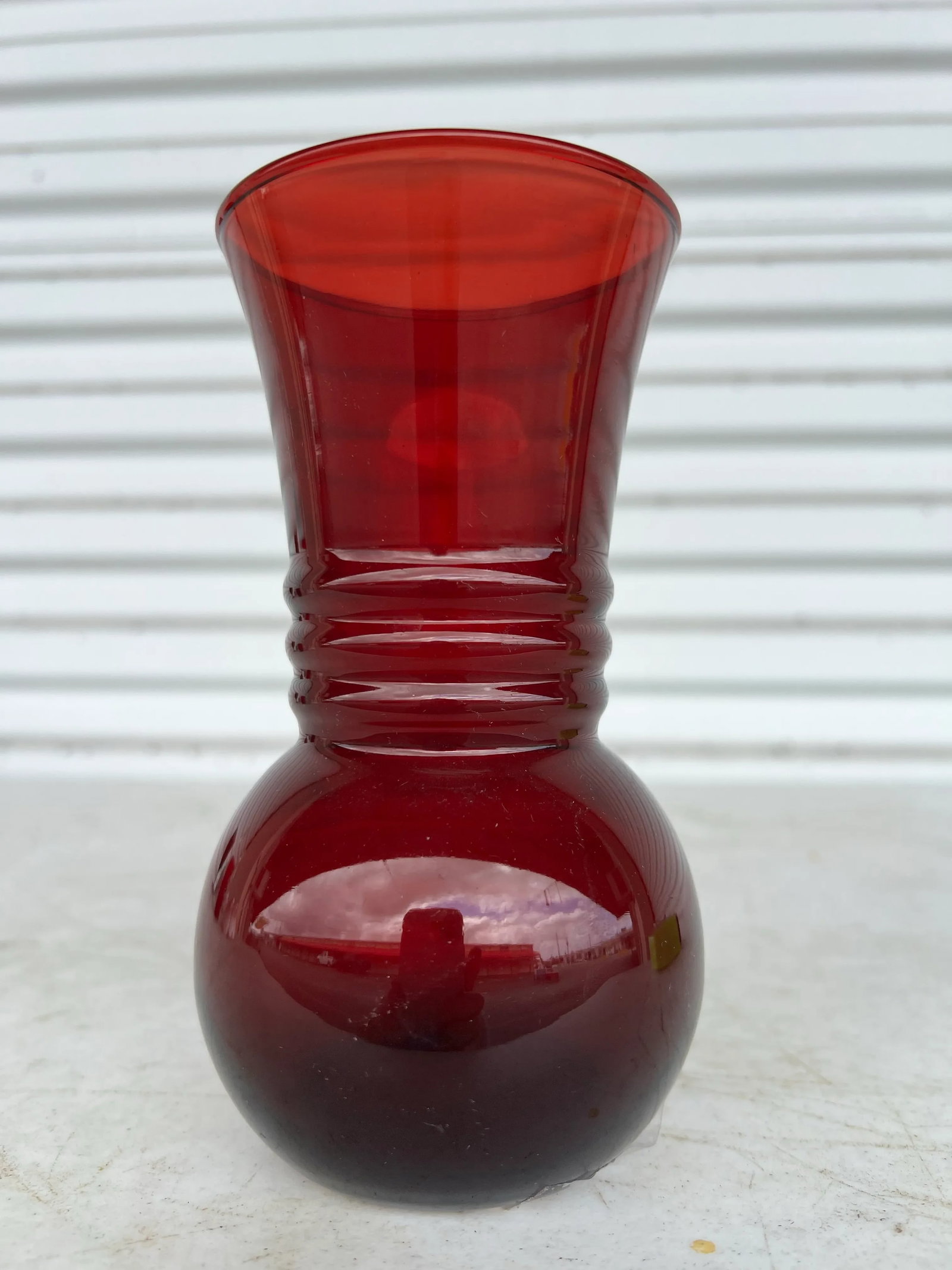 1930s Royal Ruby Red Glass Vase by Anchor Hocking - 2