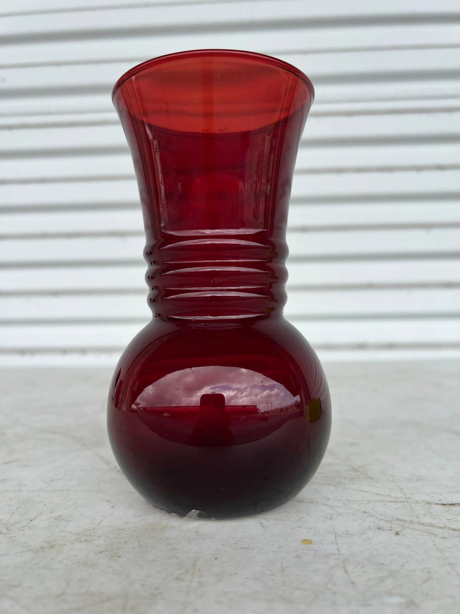 1930s Royal Ruby Red Glass Vase by Anchor Hocking - 4