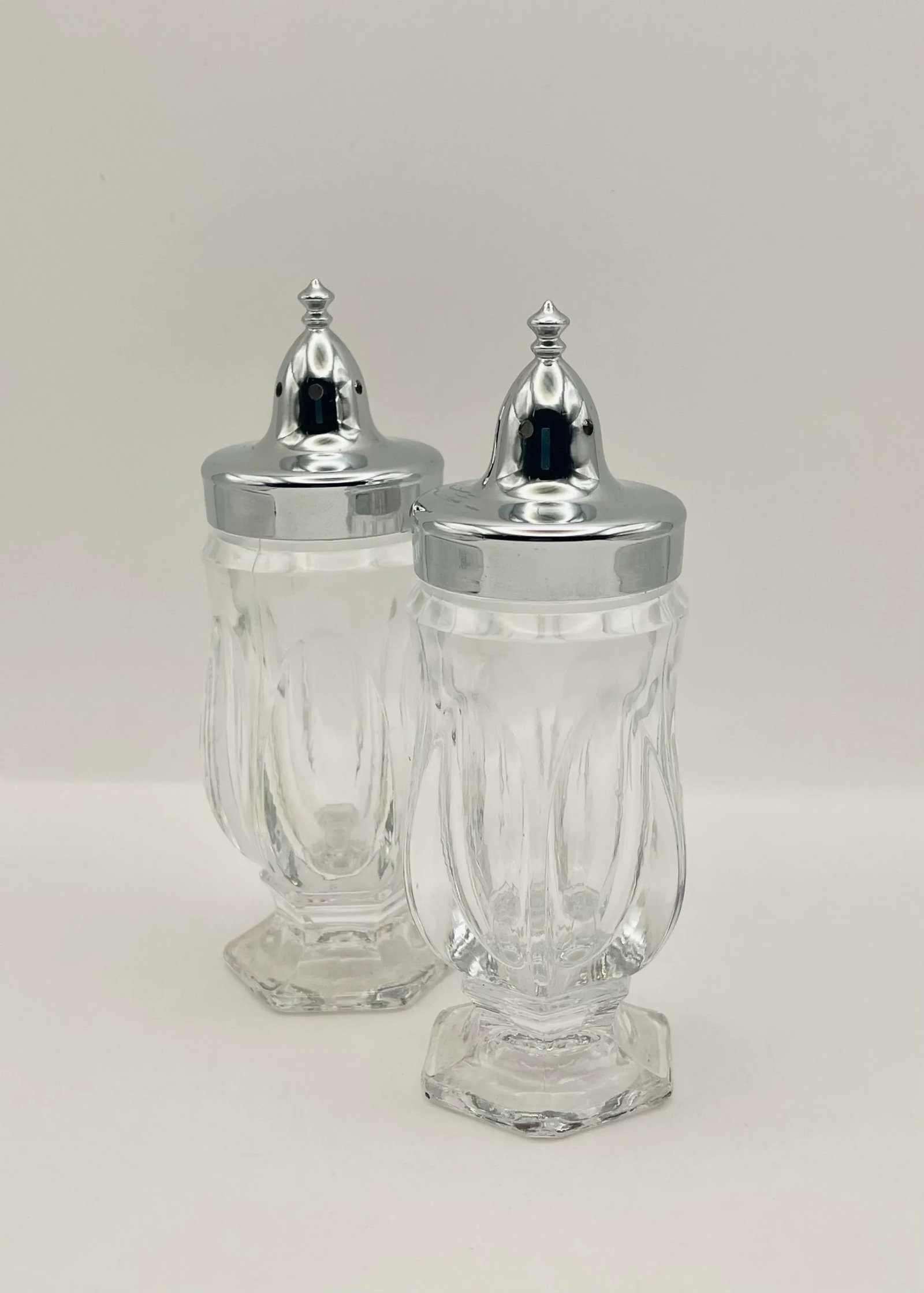 Vintage Pressed Glass Salt & Pepper Shakers- a Pair - 6