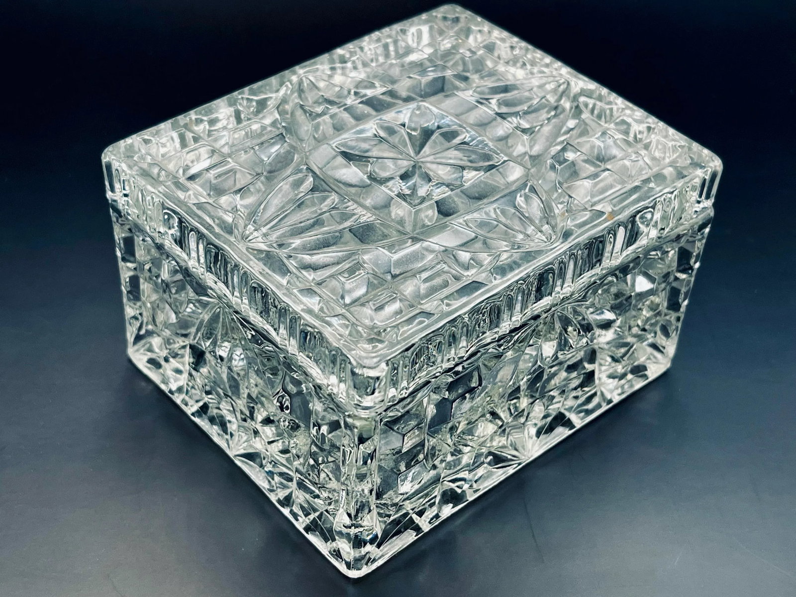Mid 20th Century Anchor Hocking Pressed Glass Trinket Box - 4