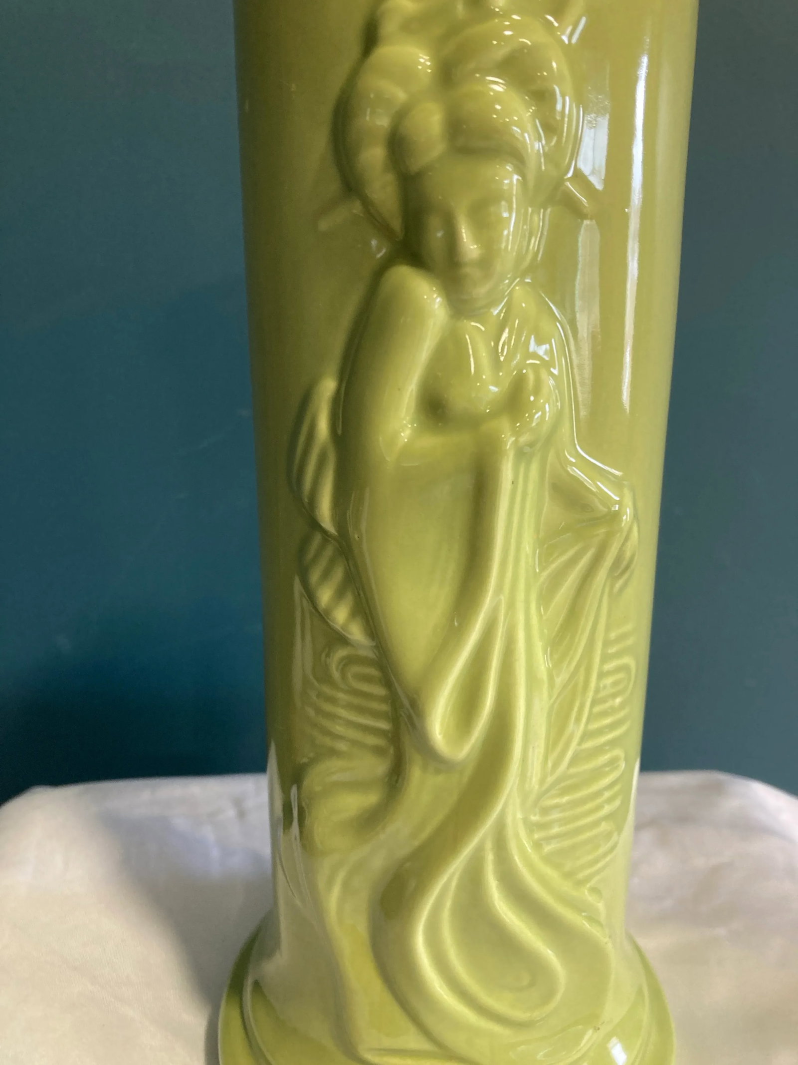 Vintage Chartreuse Green Ceramic Vase With Asian Woman Relief - 6