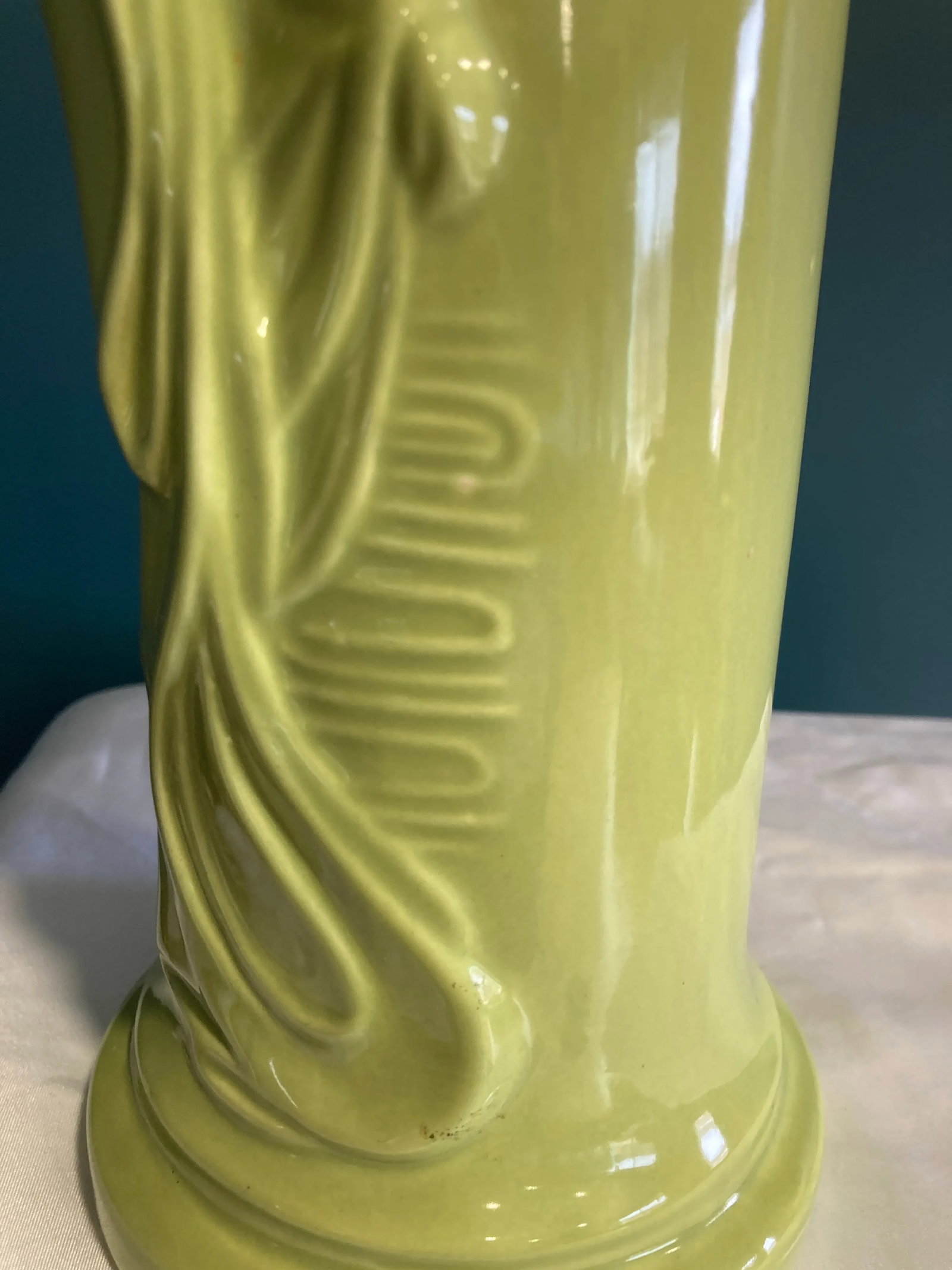 Vintage Chartreuse Green Ceramic Vase With Asian Woman Relief - 7