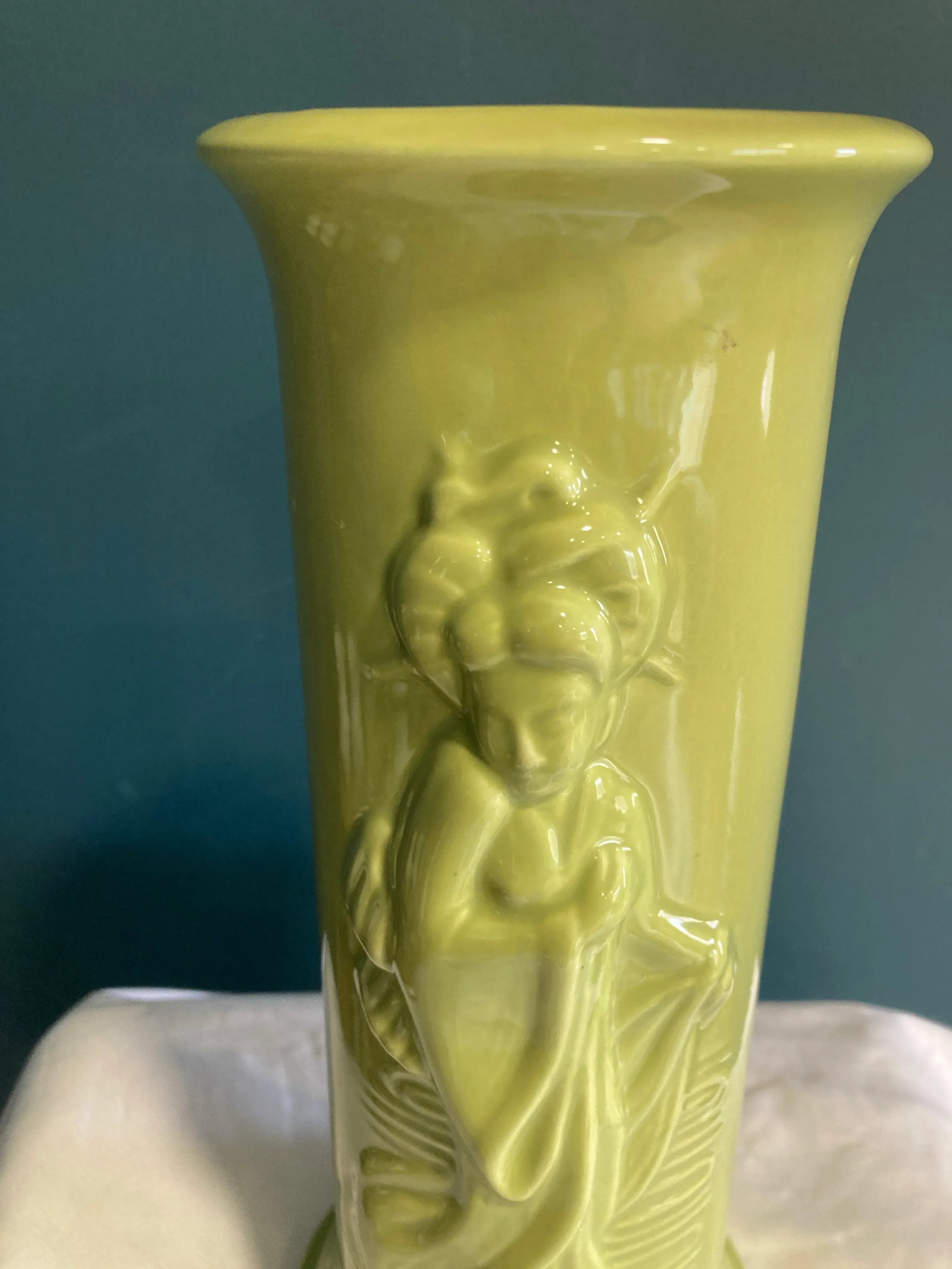 Vintage Chartreuse Green Ceramic Vase With Asian Woman Relief - 8