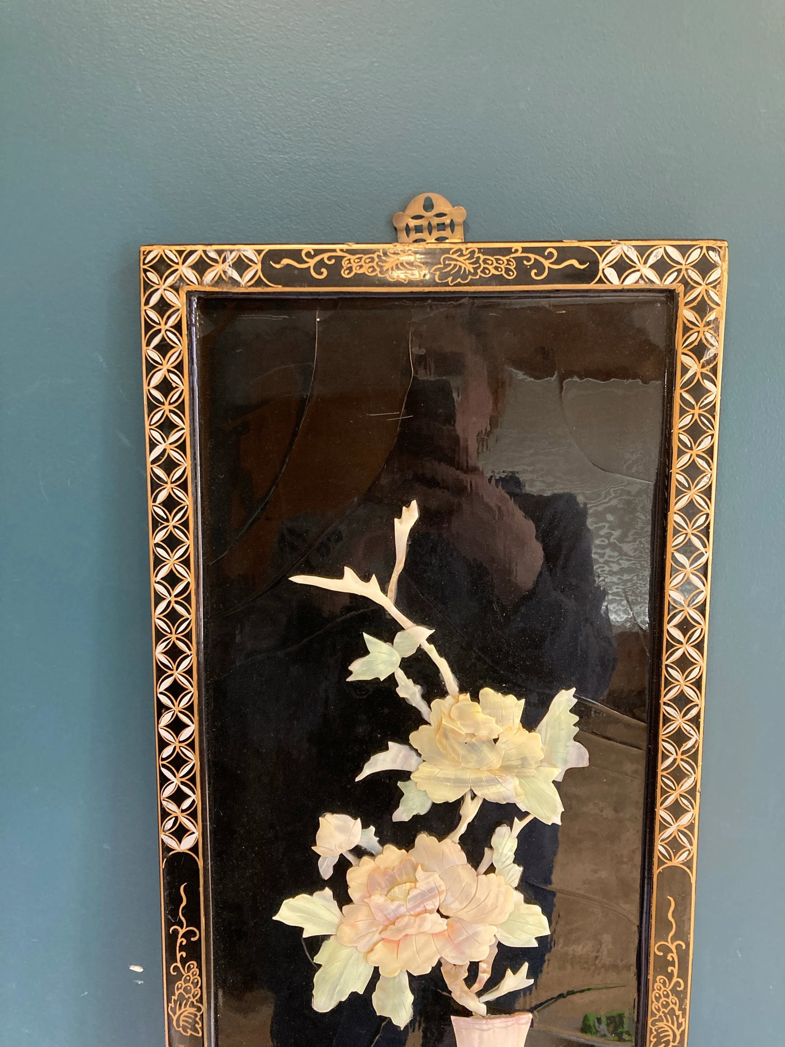 1960s Asian Chinoiserie Mother of Pearl Wall Panel With Black Lacquer - 12