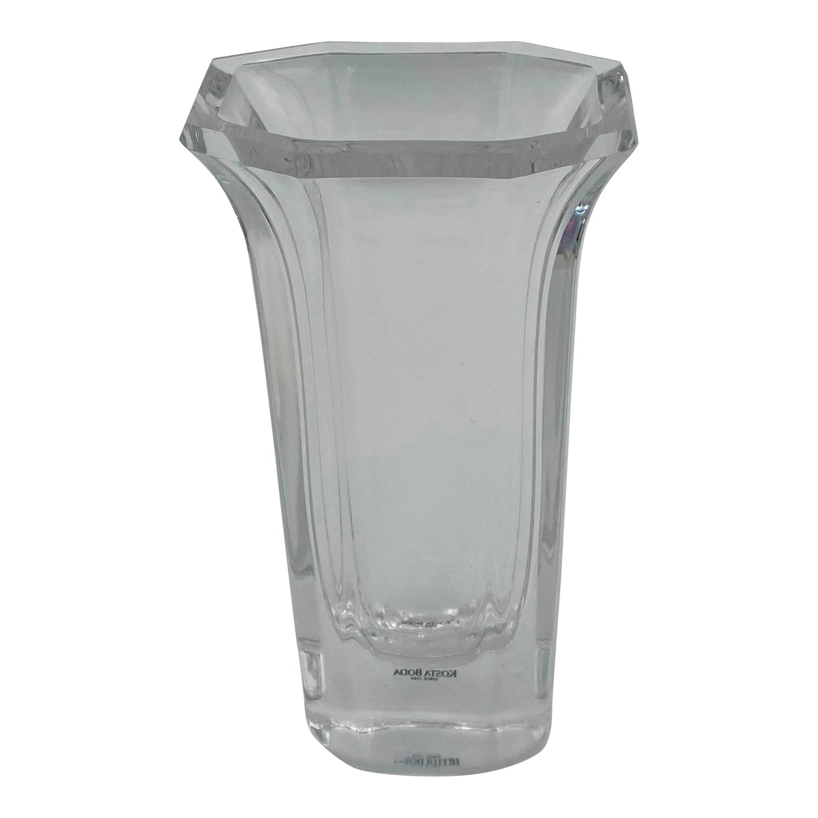 Kosta Boda Petite Crystal Vase: We are all about low vases right now. Great for desks, bedside and meal tables where you don't want to block the view but you would like to adorn the space. Spring/Summer is an excellent time to add