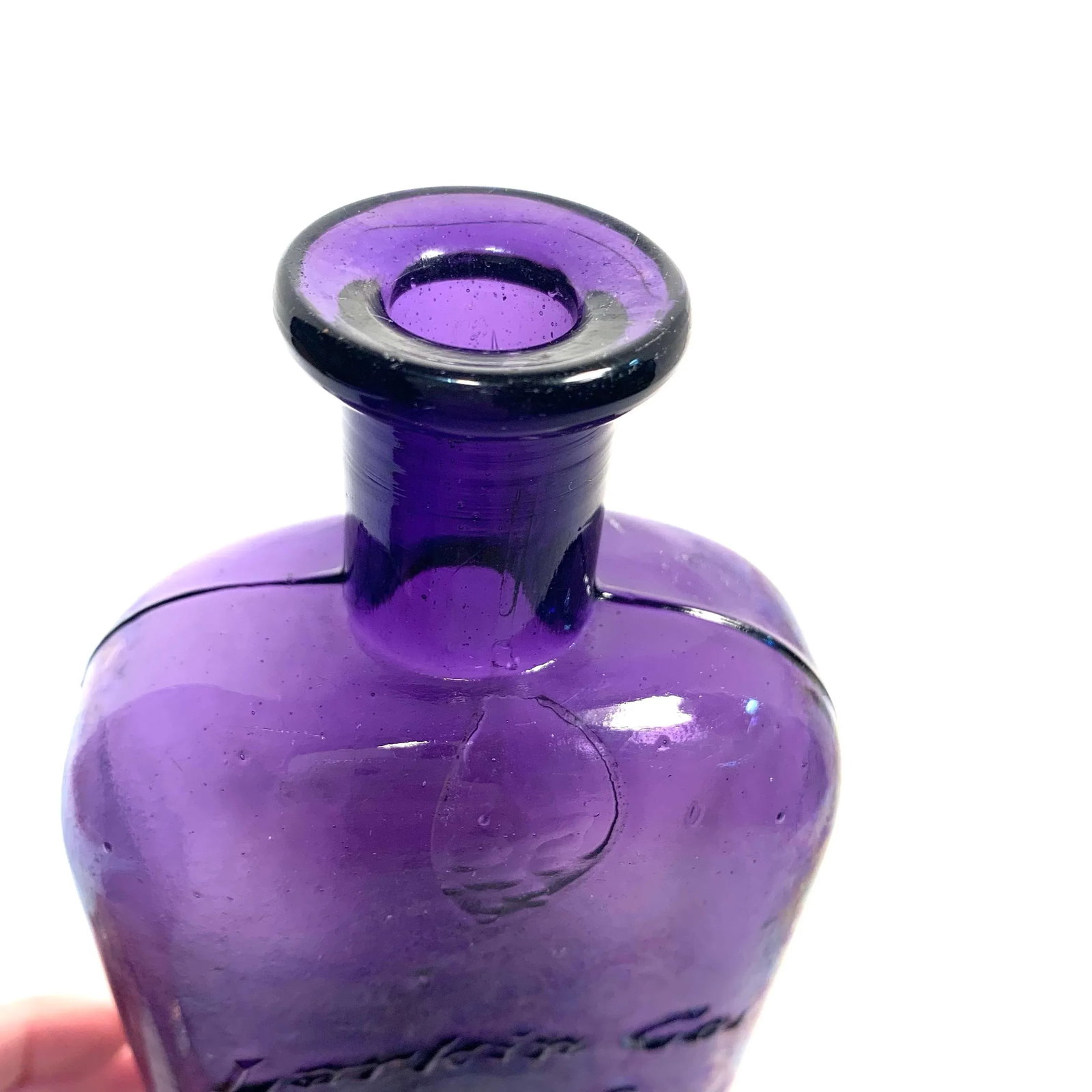 Early 20th Century Larkin Co. Amethyst Glass Bottle Art Nouveau - 11