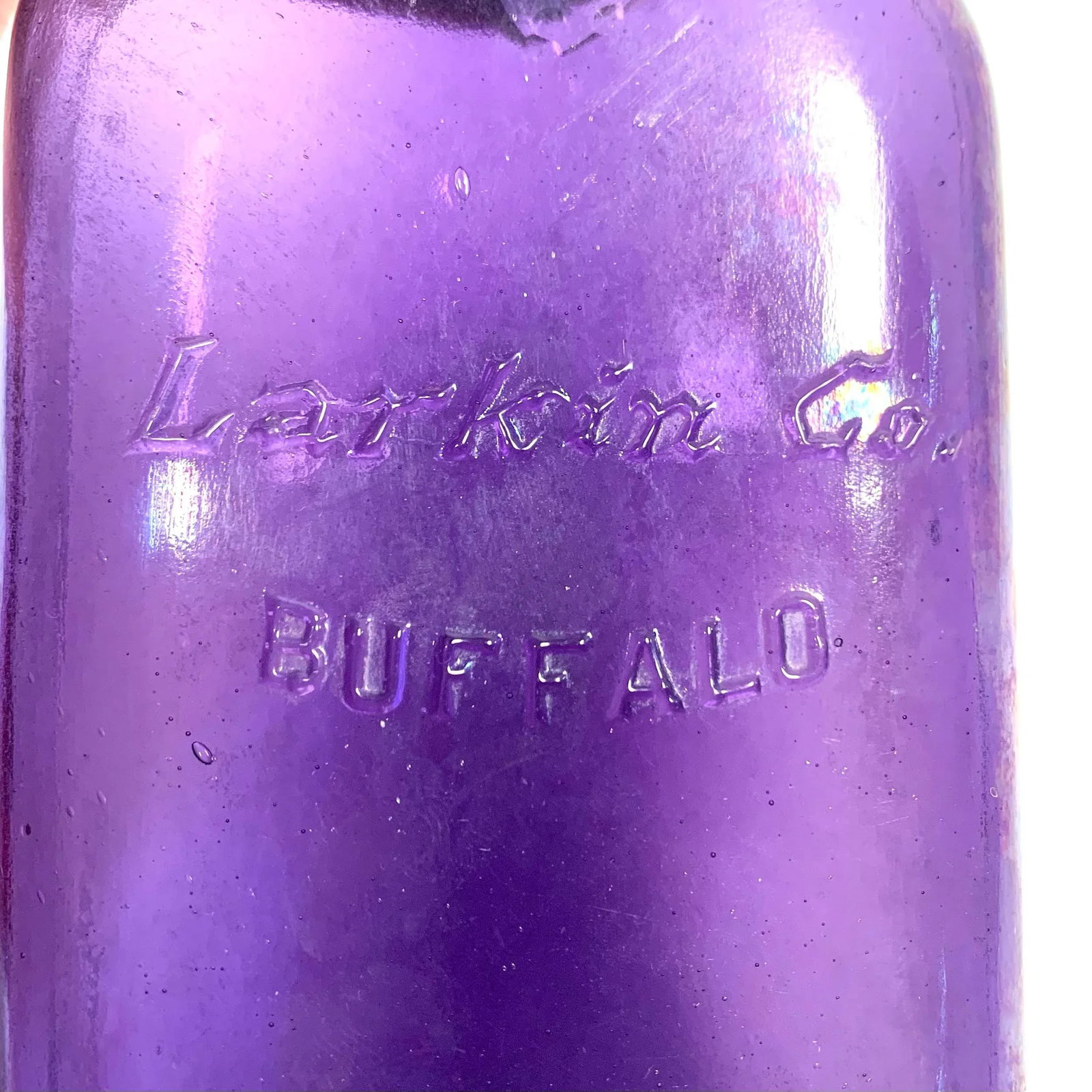 Early 20th Century Larkin Co. Amethyst Glass Bottle Art Nouveau - 5