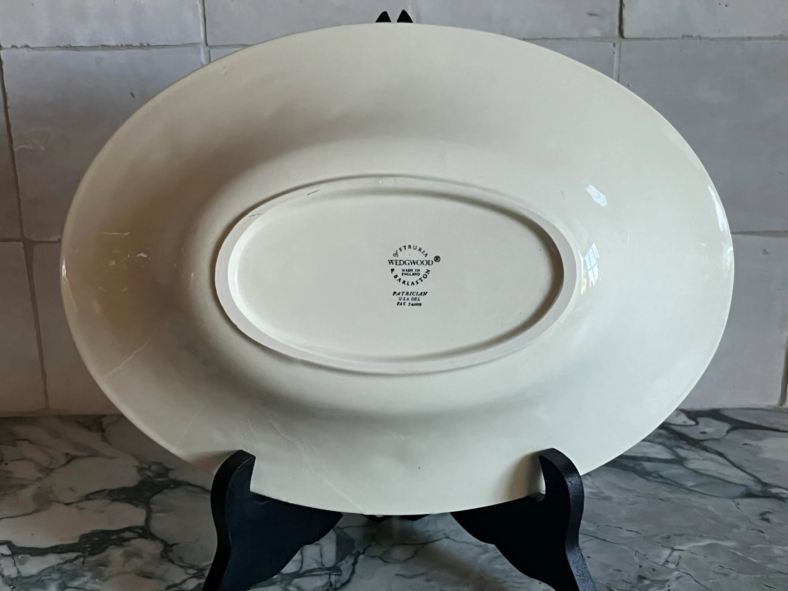 1980s Wedgwood of Etruria & Baralaston Patrician Oval Serving Bowl - 2