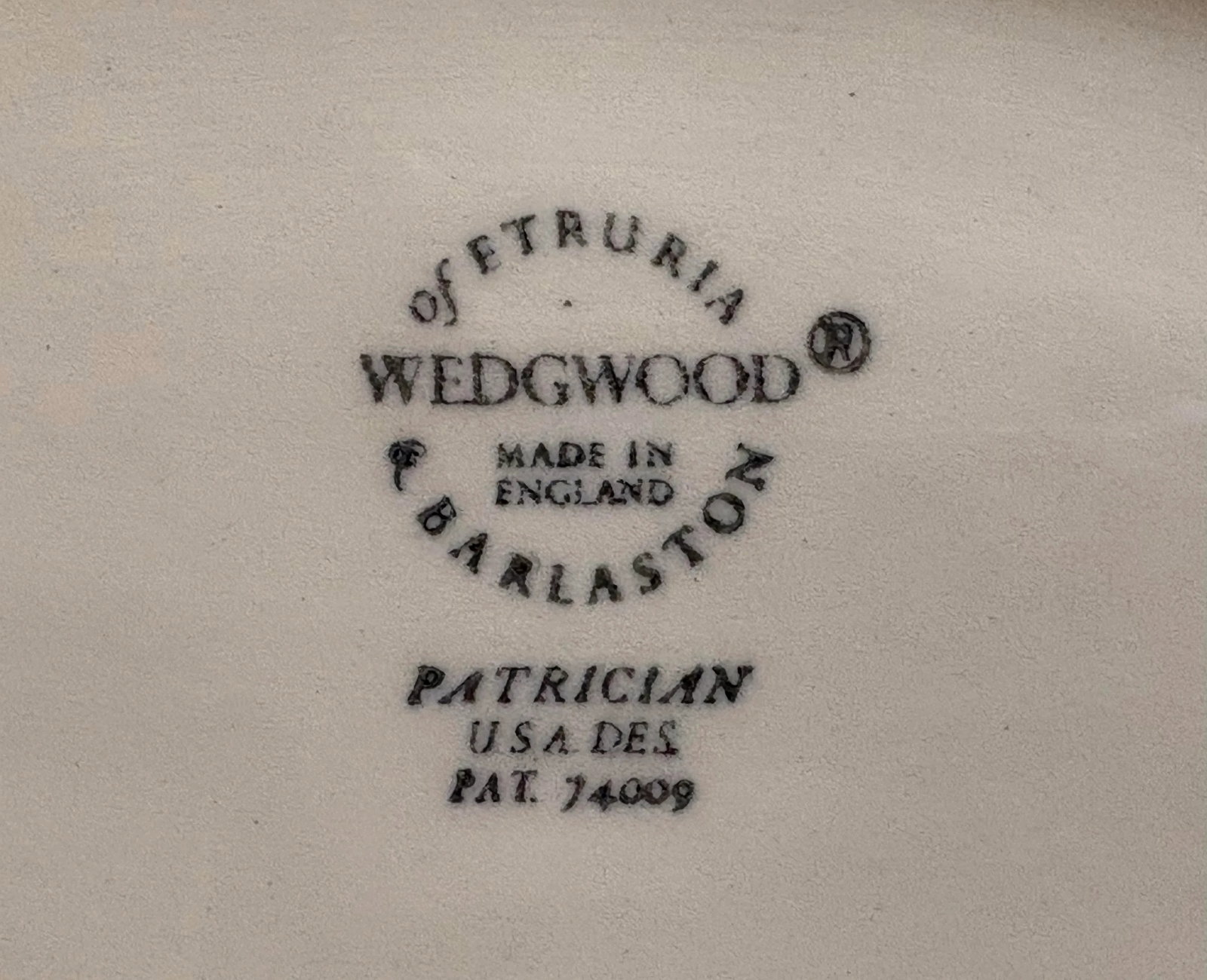 1980s Wedgwood of Etruria & Baralaston Patrician Oval Serving Bowl - 3