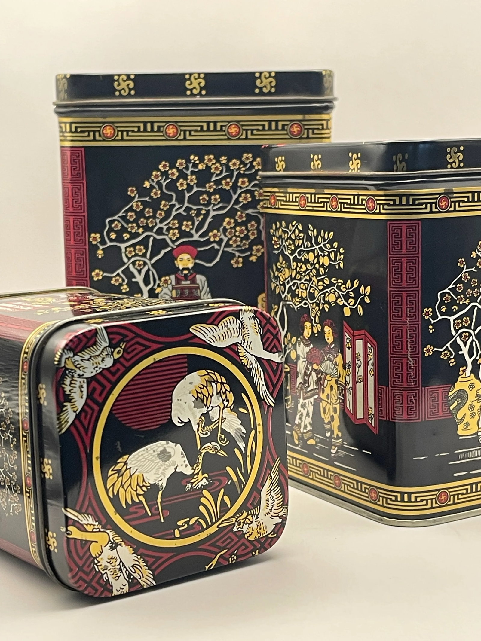 Mid 20th Century Asian Black & Gold Nesting Tins- A Set of 3 - 3