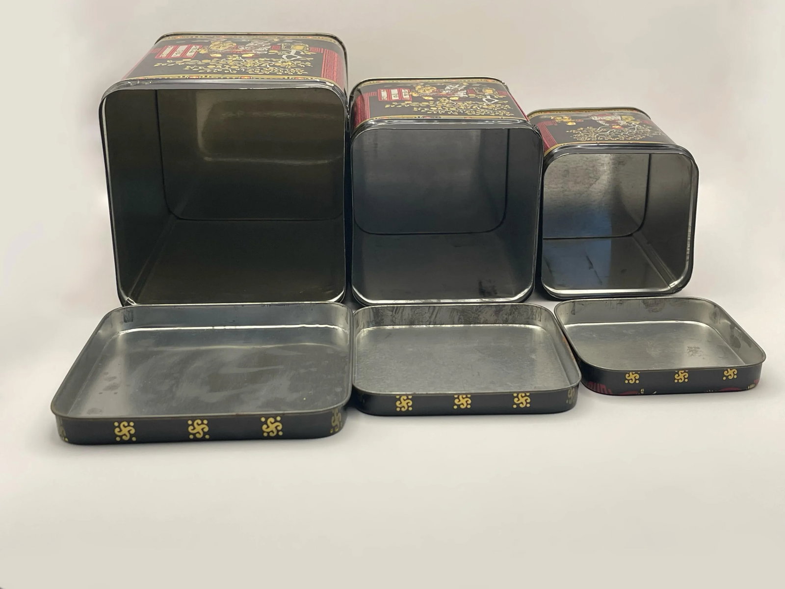 Mid 20th Century Asian Black & Gold Nesting Tins- A Set of 3 - 9
