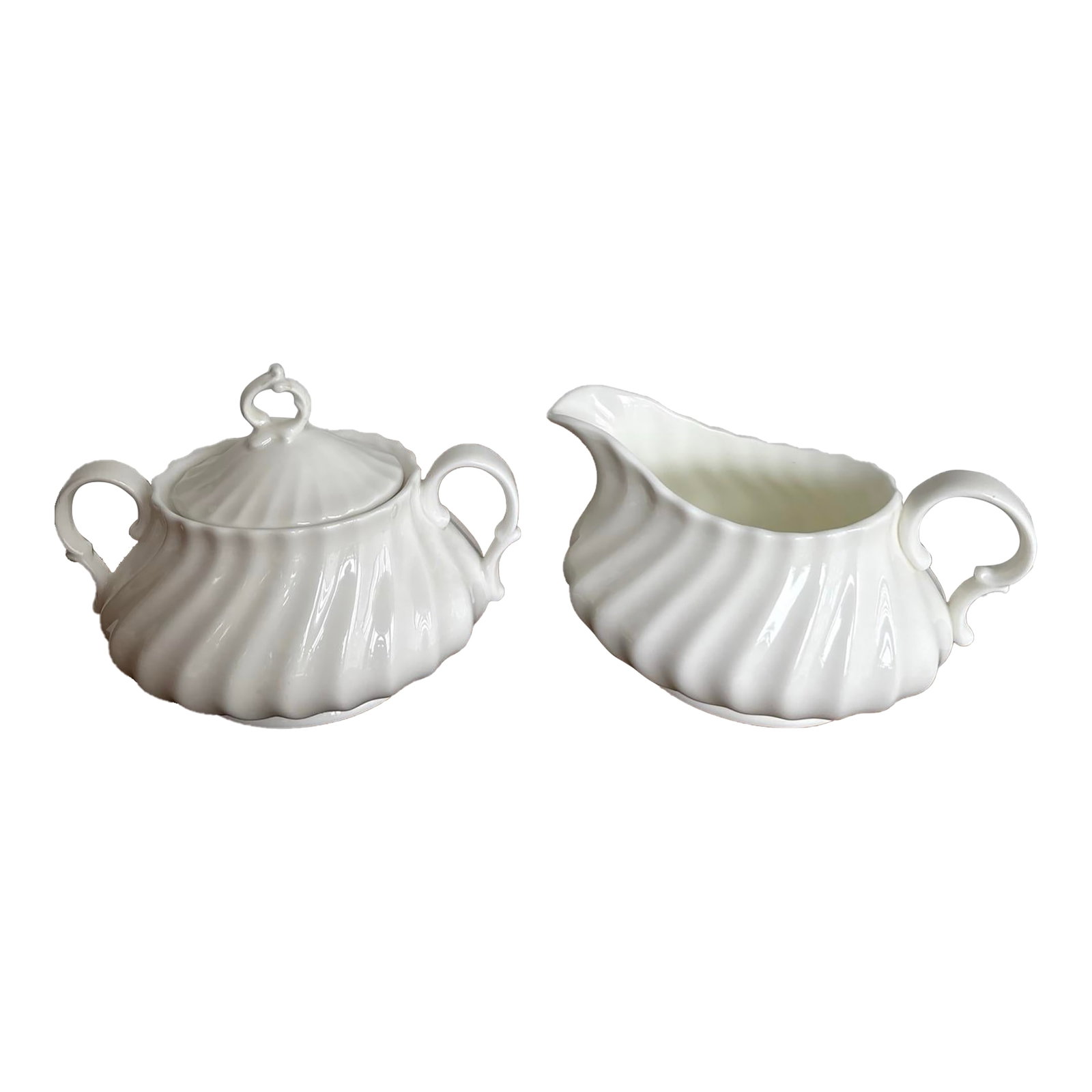1990s Royal Doulton Cascade White Cream Pitcher and Sugar Set: Royal Doulton Cascade Cream Pitcher and Sugar bowl set. Condition: Imperfections: No Imperfections Condition Notes: Very good Origin: United Kingdom Creator: Brand: Royal Doulton Materials &