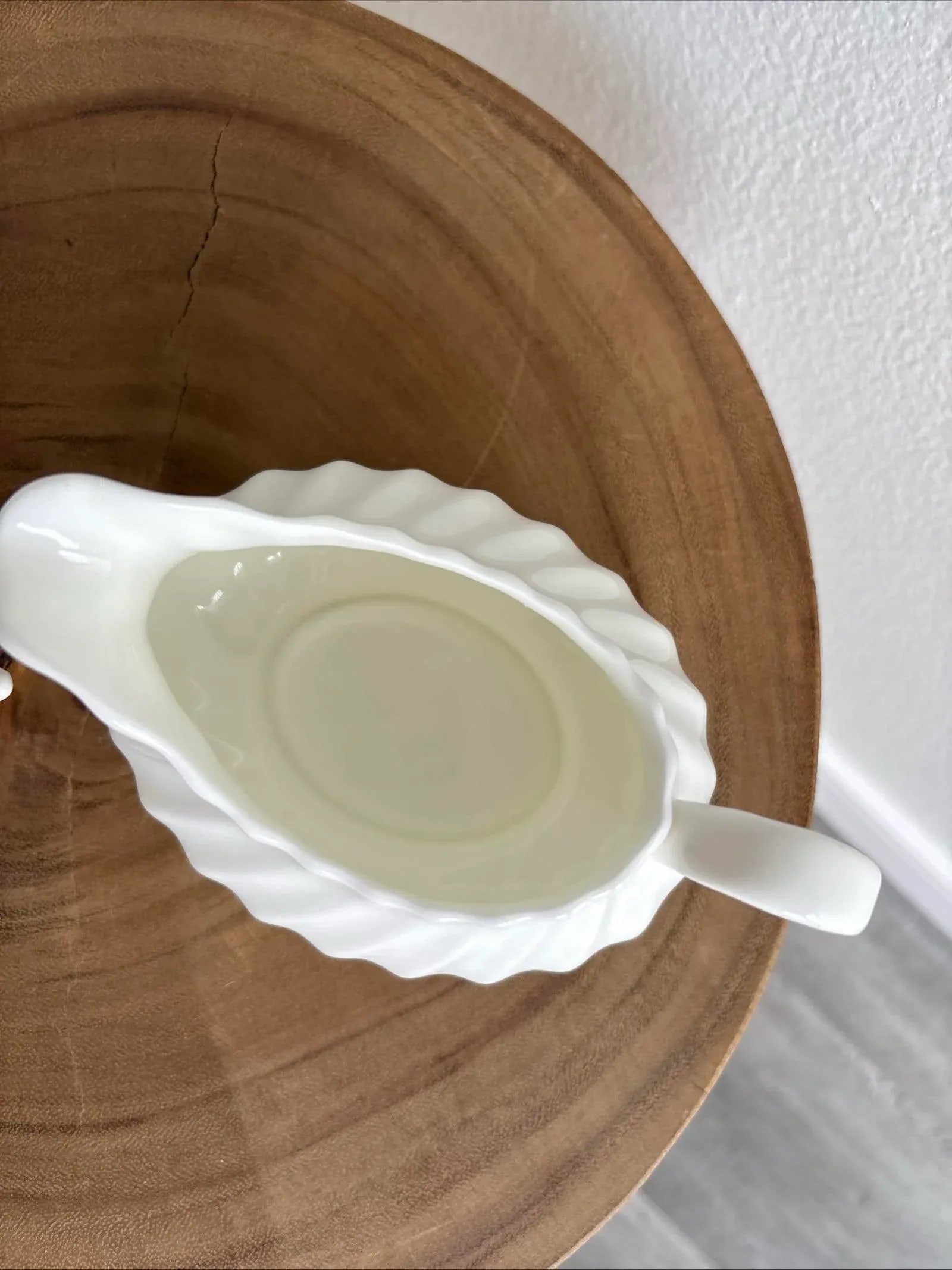 1990s Royal Doulton Cascade White Cream Pitcher and Sugar Set - 2