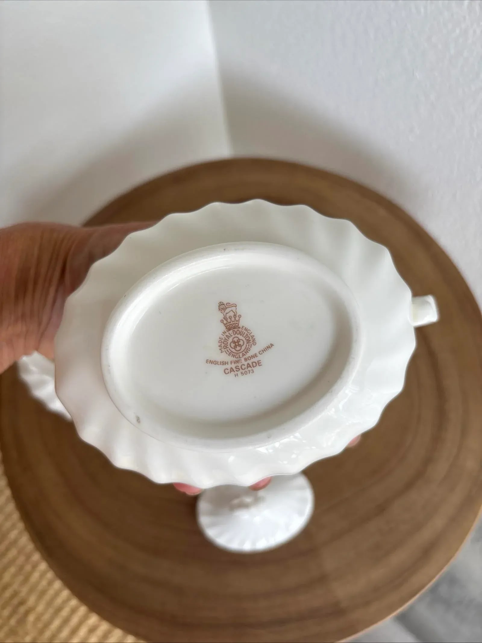 1990s Royal Doulton Cascade White Cream Pitcher and Sugar Set - 3