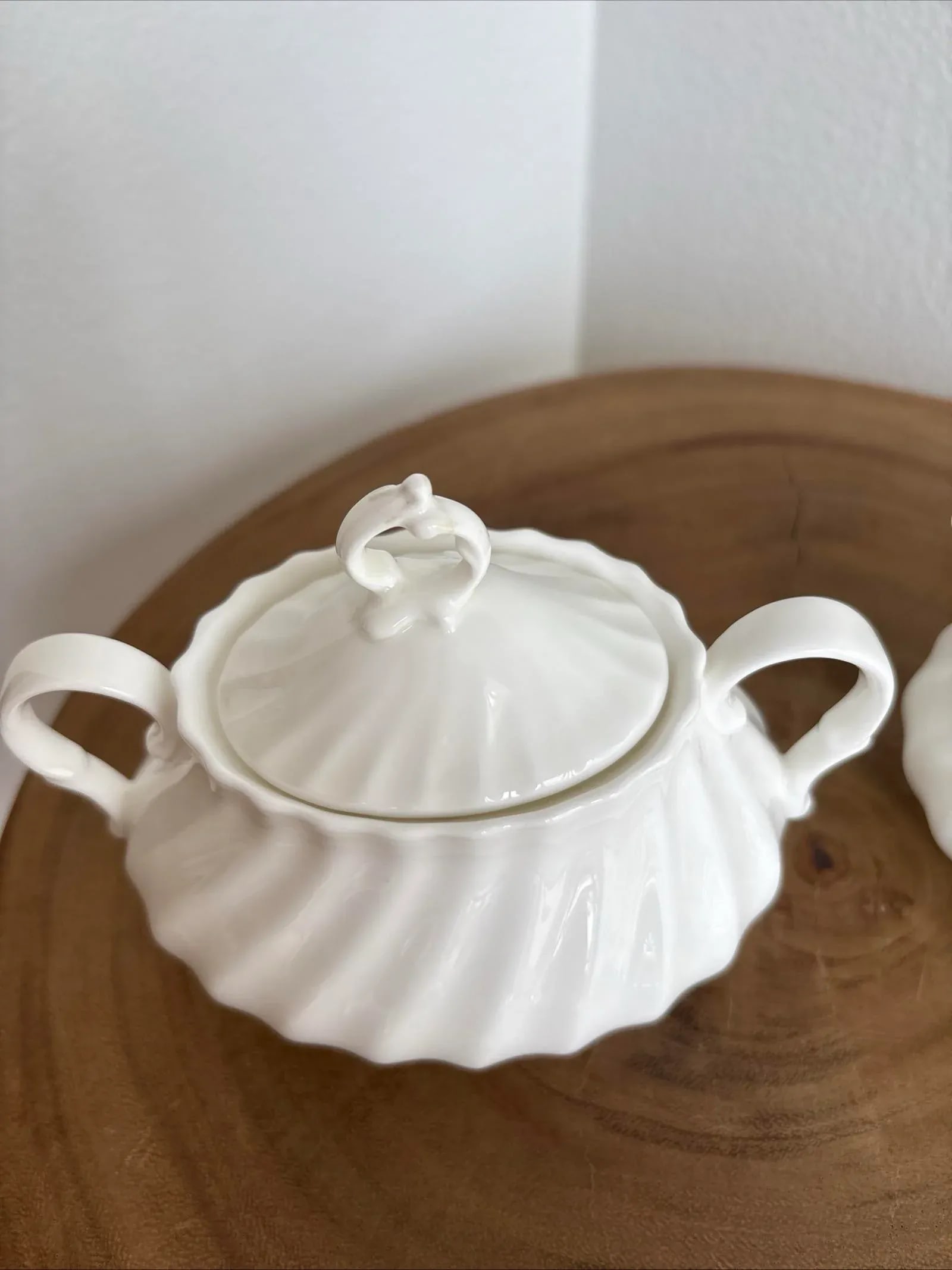 1990s Royal Doulton Cascade White Cream Pitcher and Sugar Set - 6