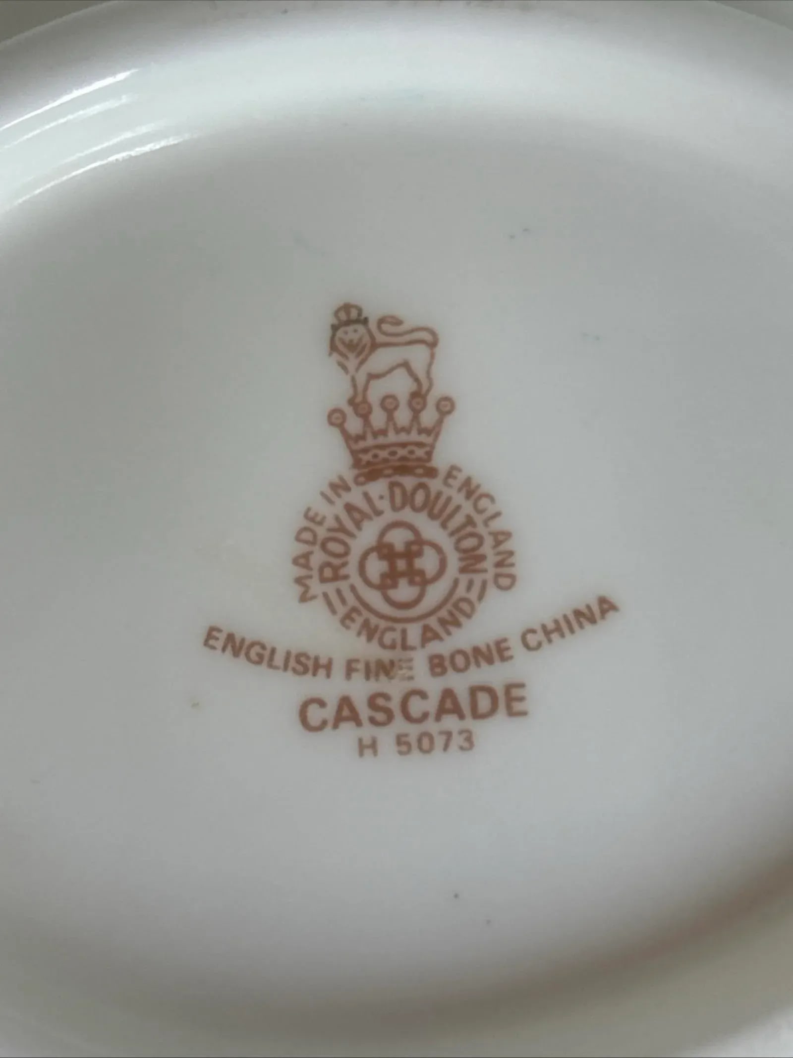1990s Royal Doulton Cascade White Cream Pitcher and Sugar Set - 9