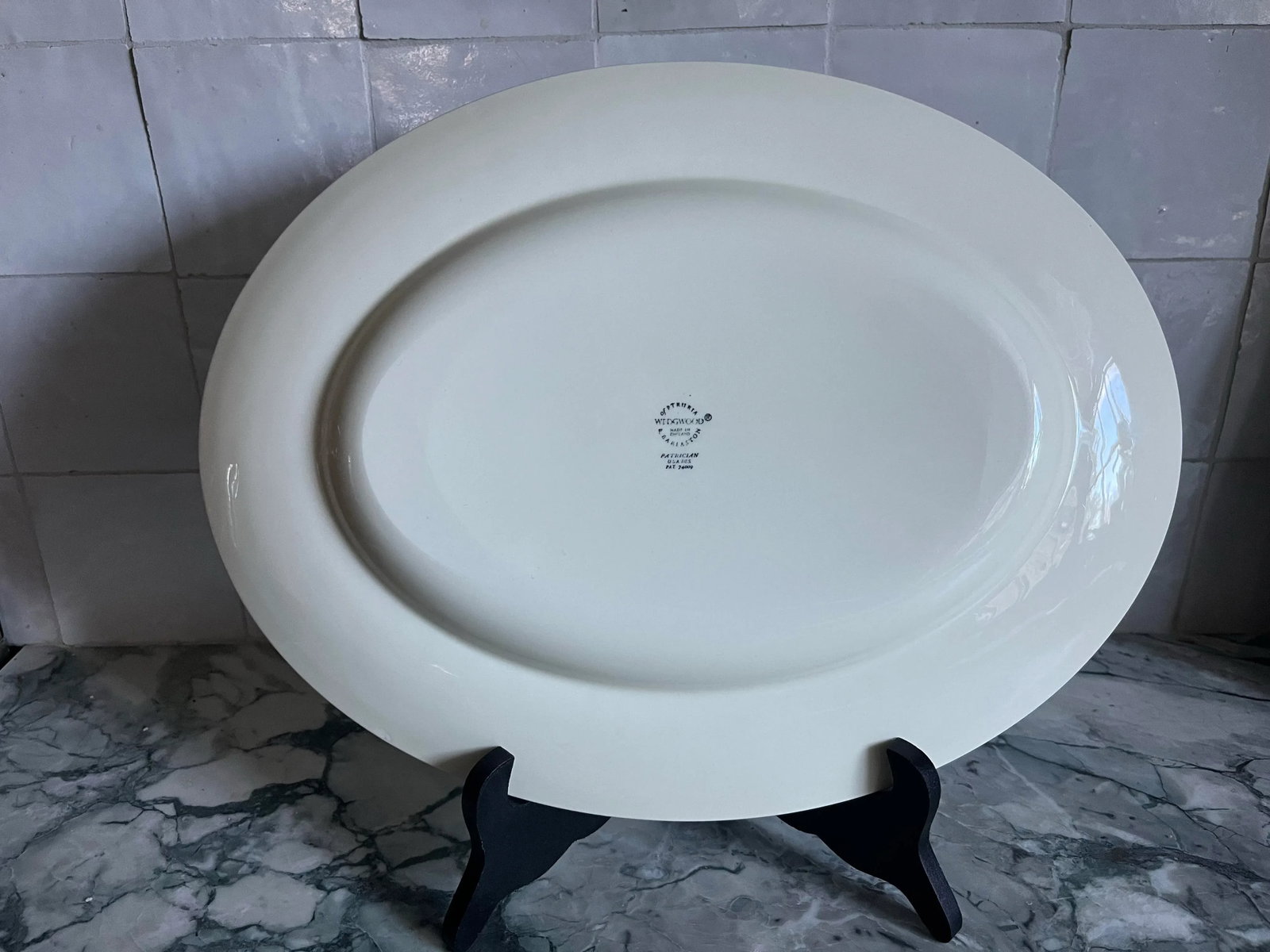 1980s Wedgwood of Etruria & Barlaston Patrician Serving Platter - 2