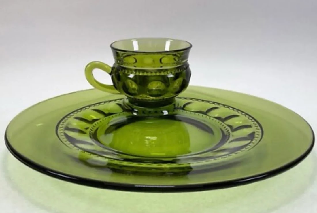 Vintage Indiana Glass Snacker Green Cups & Plates Kings Crown- 4 Pieces - 2