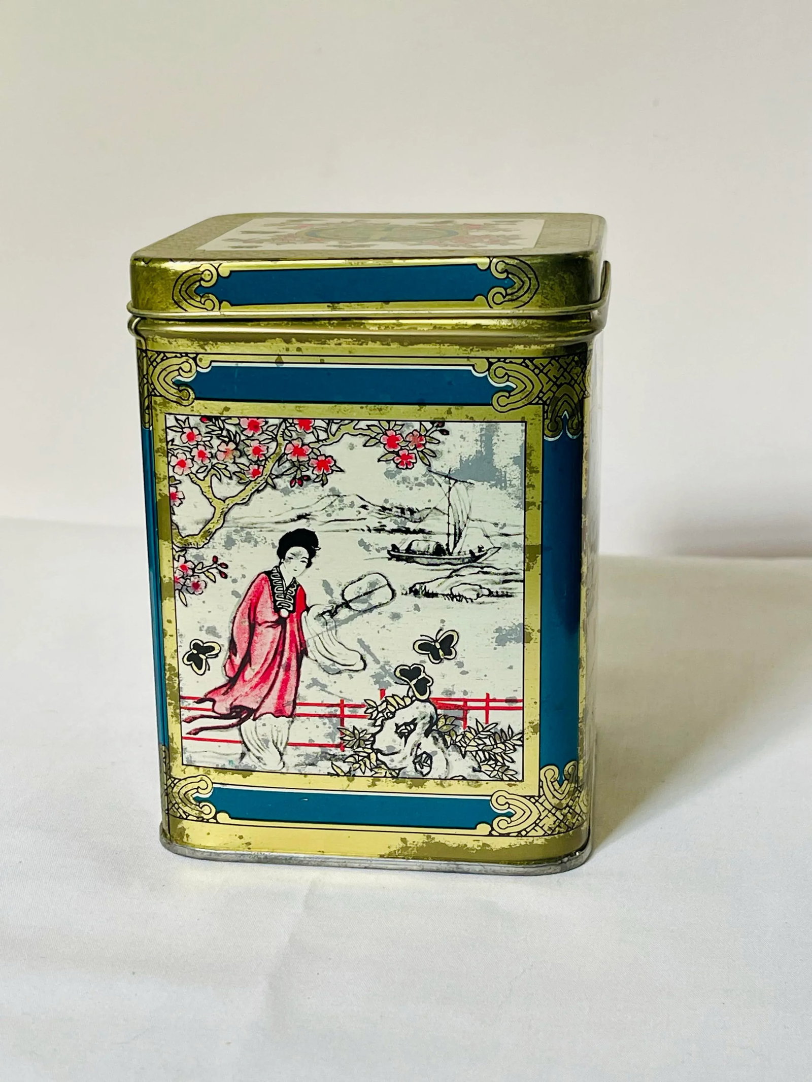 Early 20th Century Asian Garden Scene Tin Box - 8