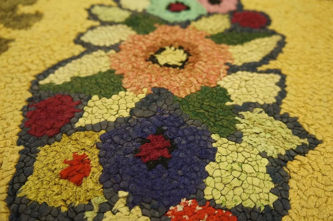 Outstanding Multi Color With Lovely Floral Design Antique American Hooked Rug - 8